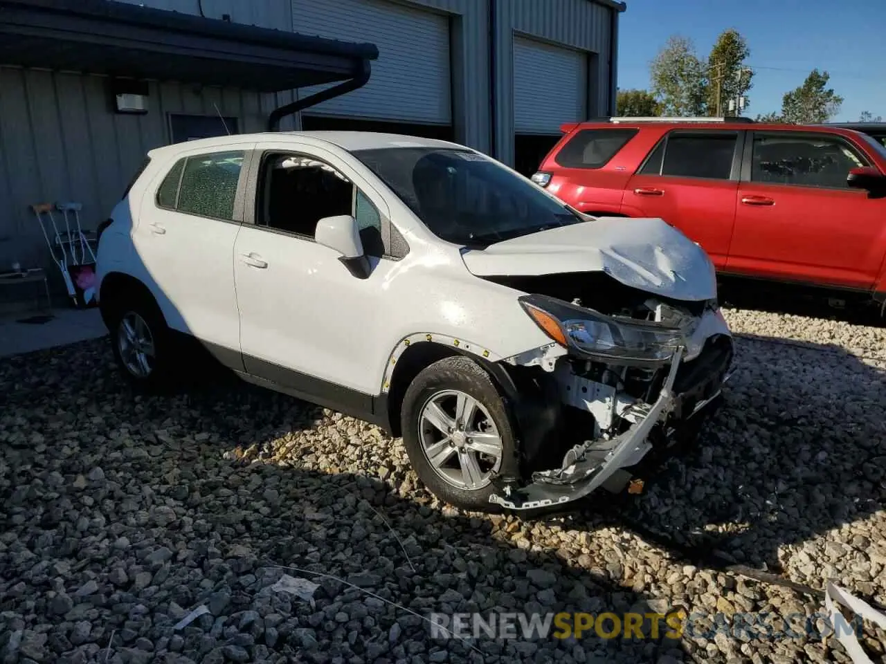 4 Photograph of a damaged car KL7CJKSB5LB318609 CHEVROLET TRAX 2020