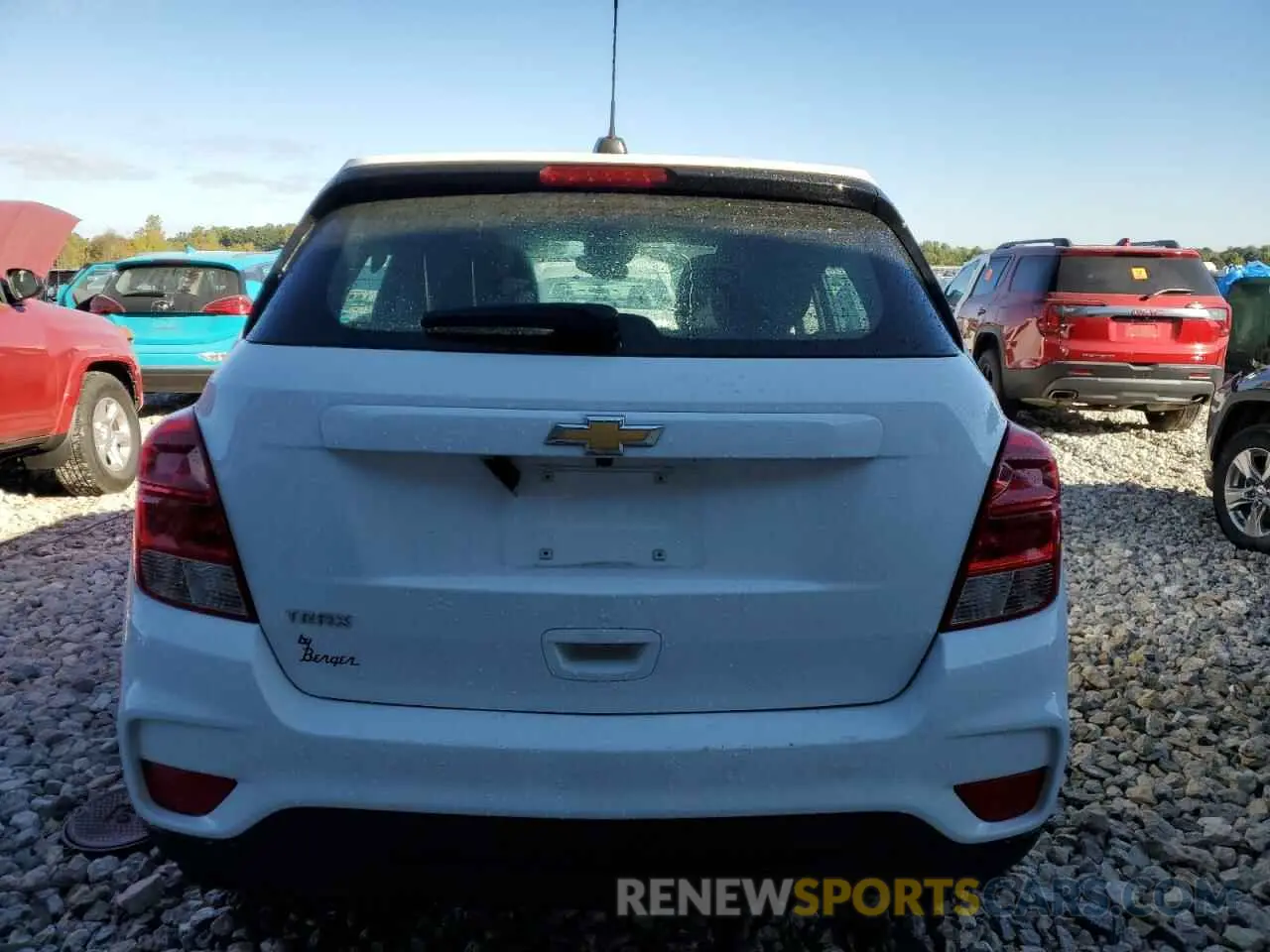 6 Photograph of a damaged car KL7CJKSB5LB318609 CHEVROLET TRAX 2020