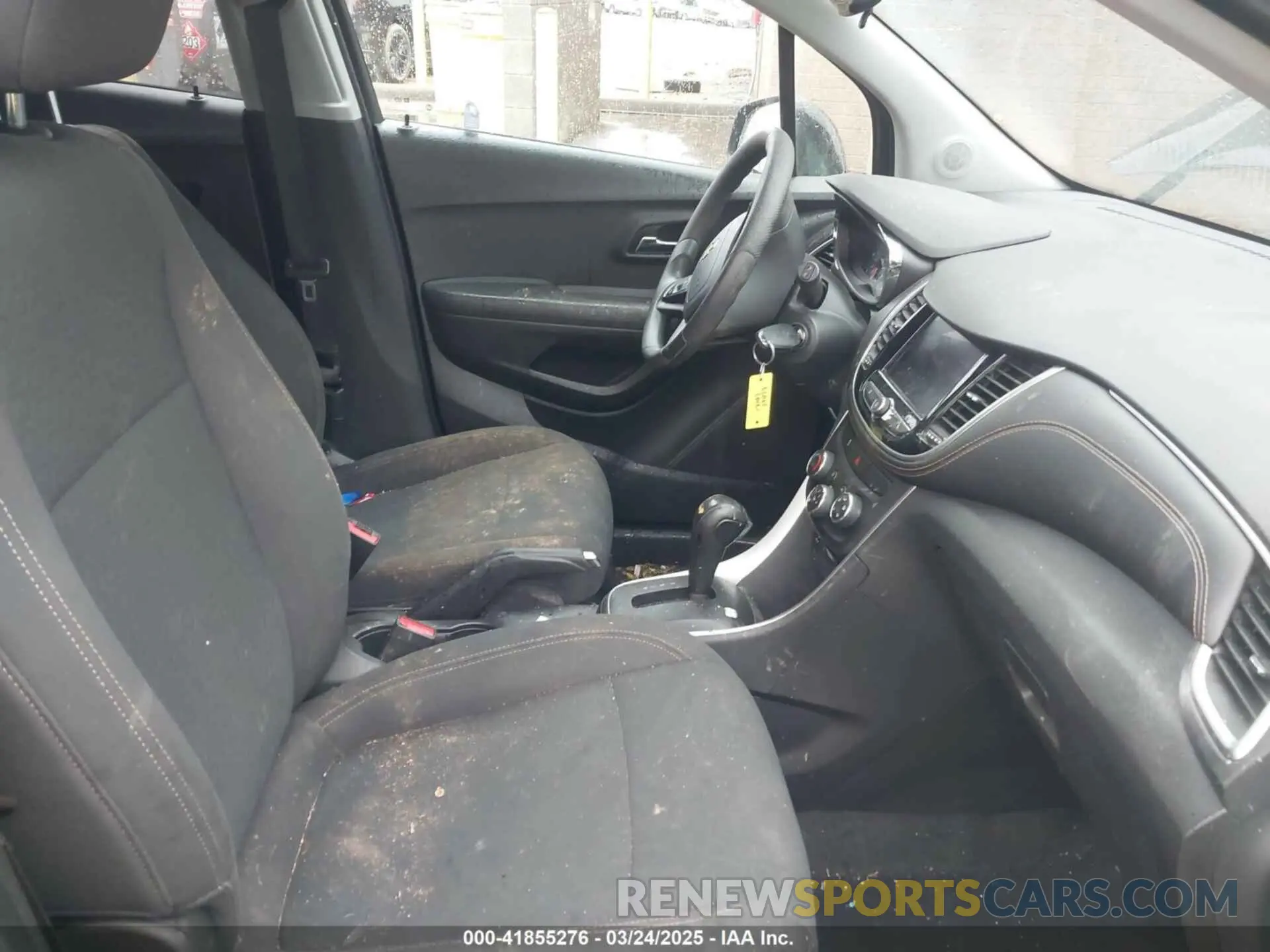 5 Photograph of a damaged car KL7CJKSB5LB321008 CHEVROLET TRAX 2020