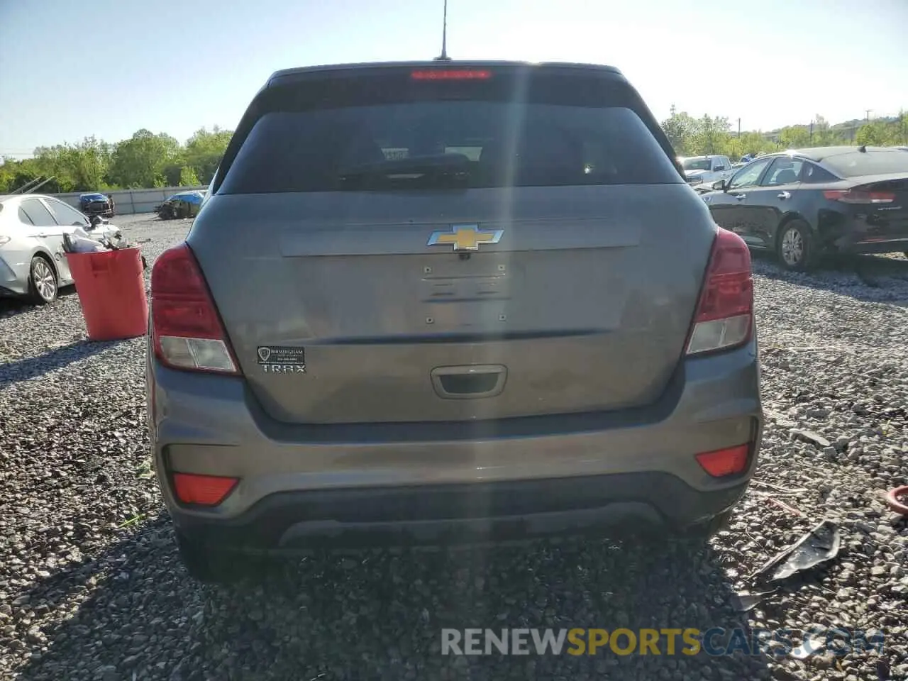 6 Фотография поврежденного автомобиля KL7CJKSB5LB336107 CHEVROLET TRAX 2020