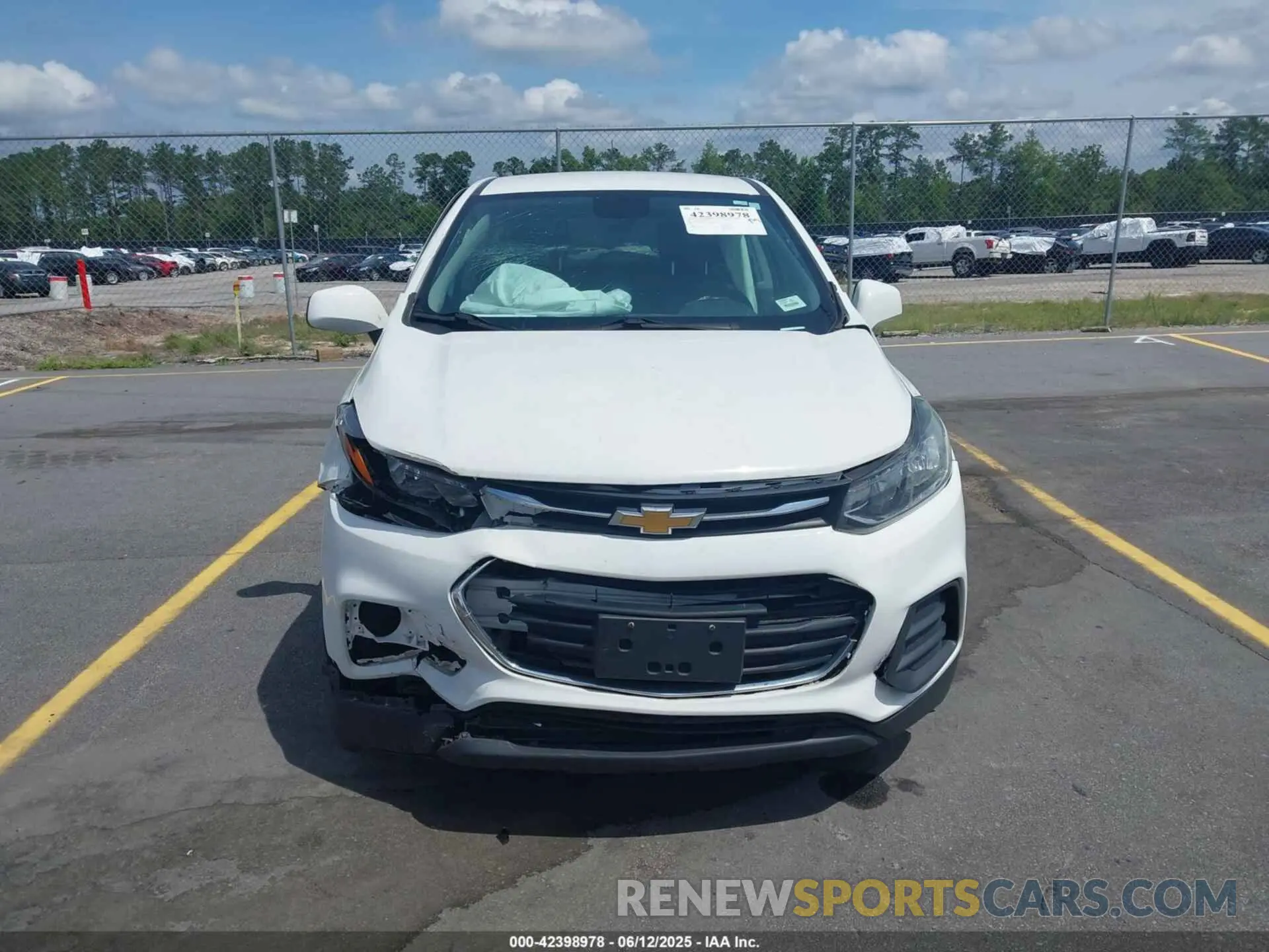 13 Photograph of a damaged car KL7CJKSB6LB030937 CHEVROLET TRAX 2020