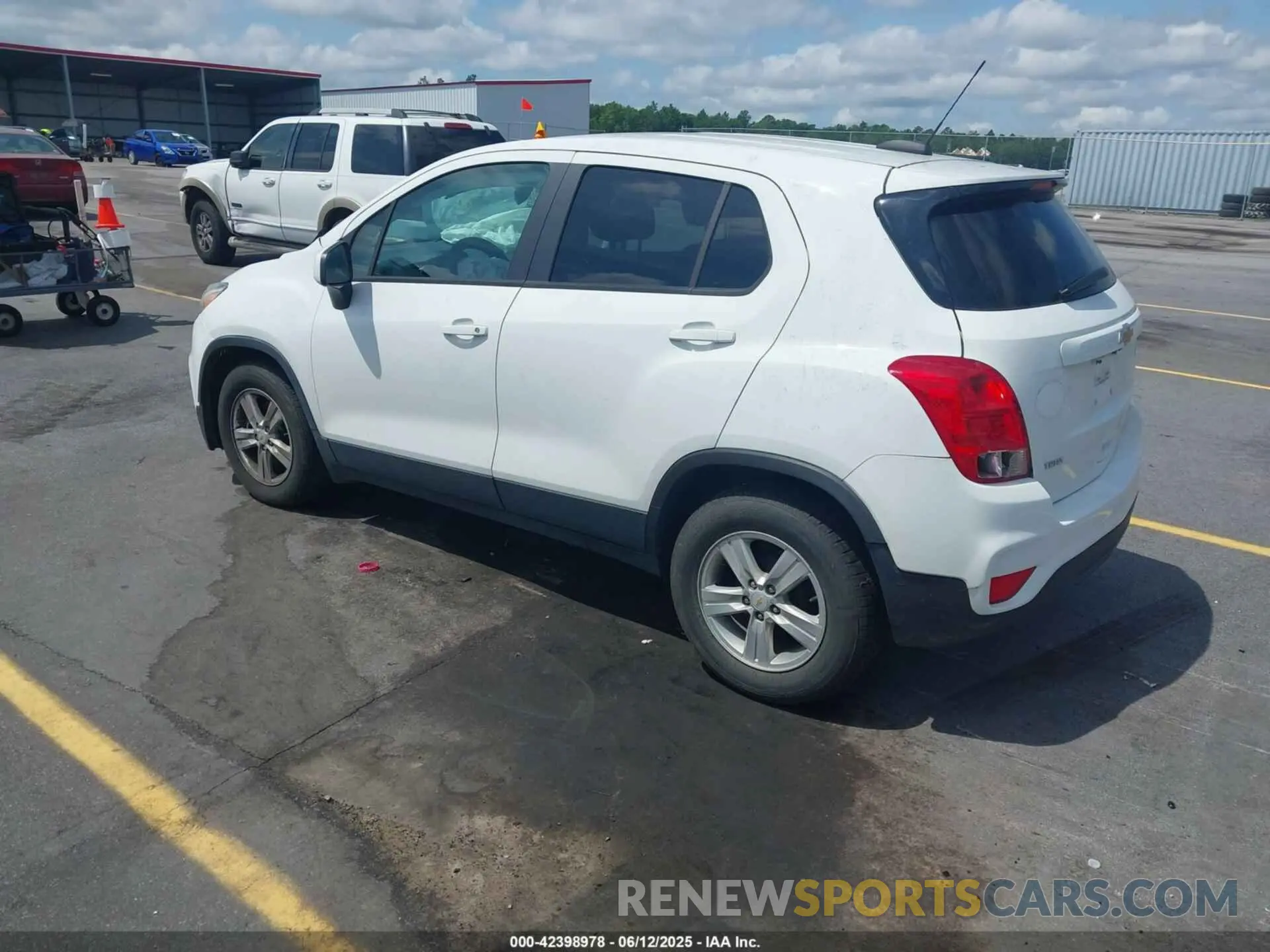 3 Photograph of a damaged car KL7CJKSB6LB030937 CHEVROLET TRAX 2020