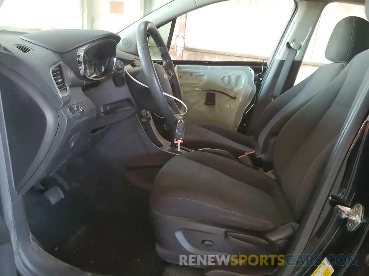 7 Фотография поврежденного автомобиля KL7CJKSB6LB038603 CHEVROLET TRAX 2020