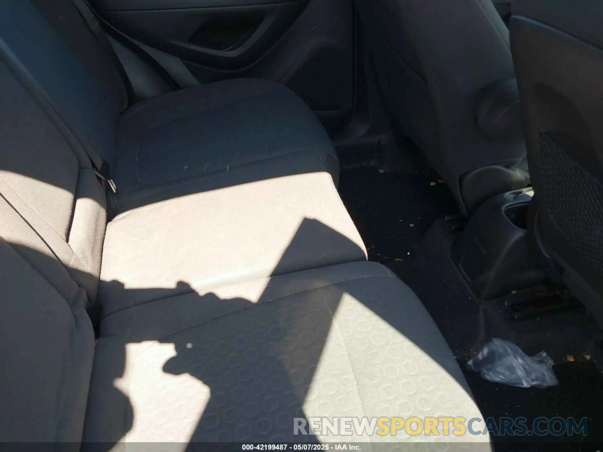 8 Photograph of a damaged car KL7CJKSB7LB036732 CHEVROLET TRAX 2020