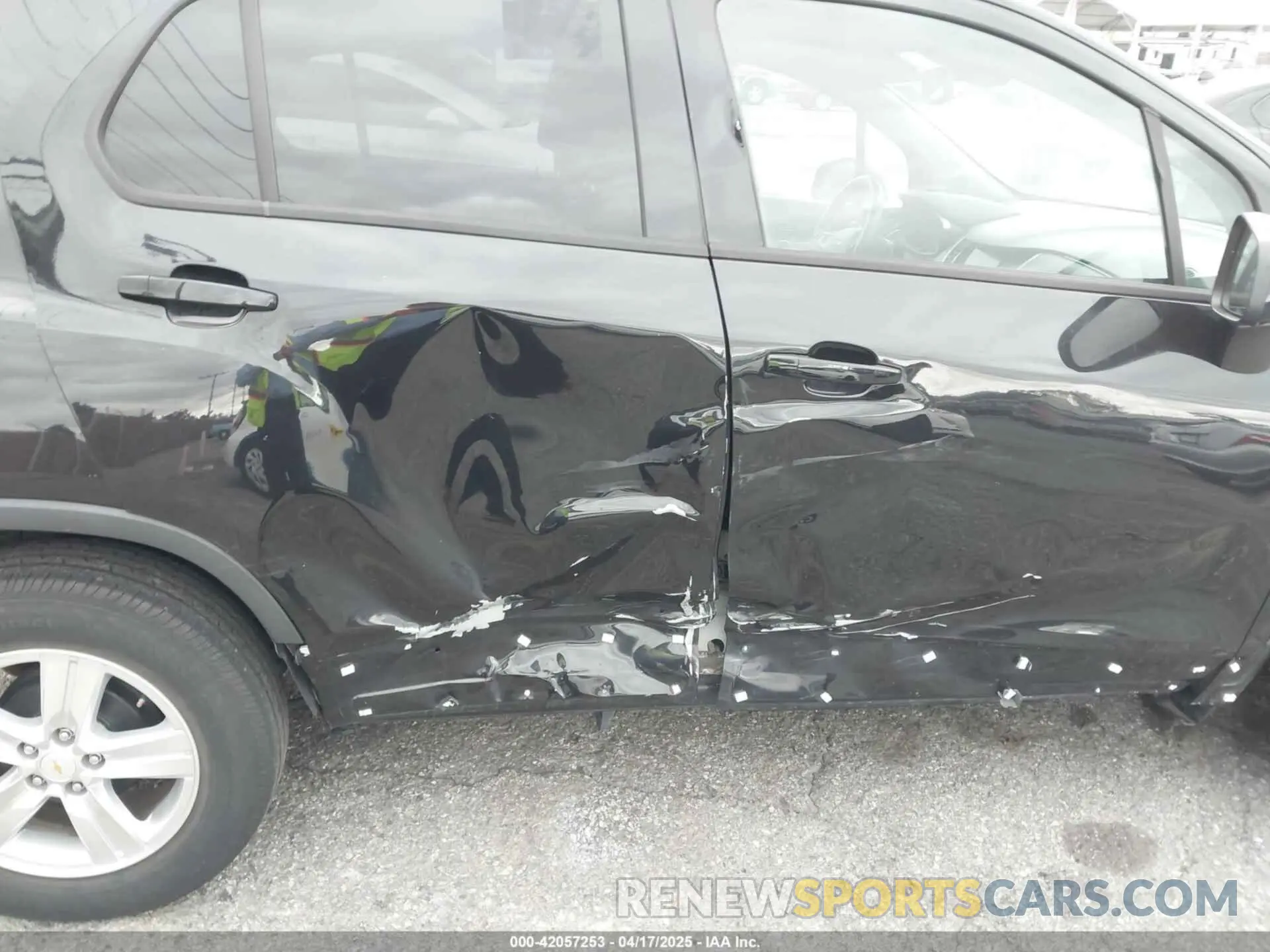 6 Фотография поврежденного автомобиля KL7CJKSB7LB037718 CHEVROLET TRAX 2020
