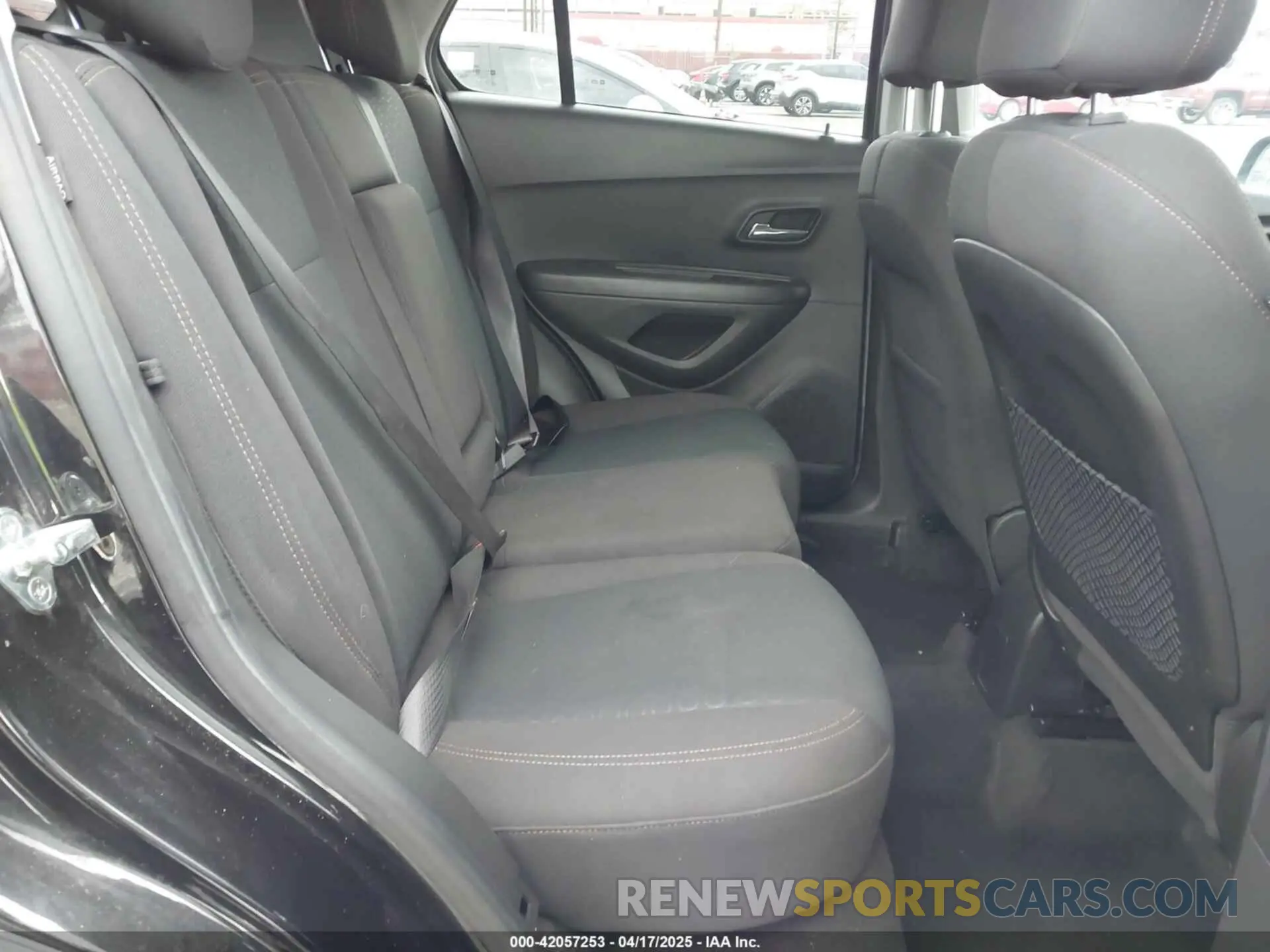 8 Фотография поврежденного автомобиля KL7CJKSB7LB037718 CHEVROLET TRAX 2020
