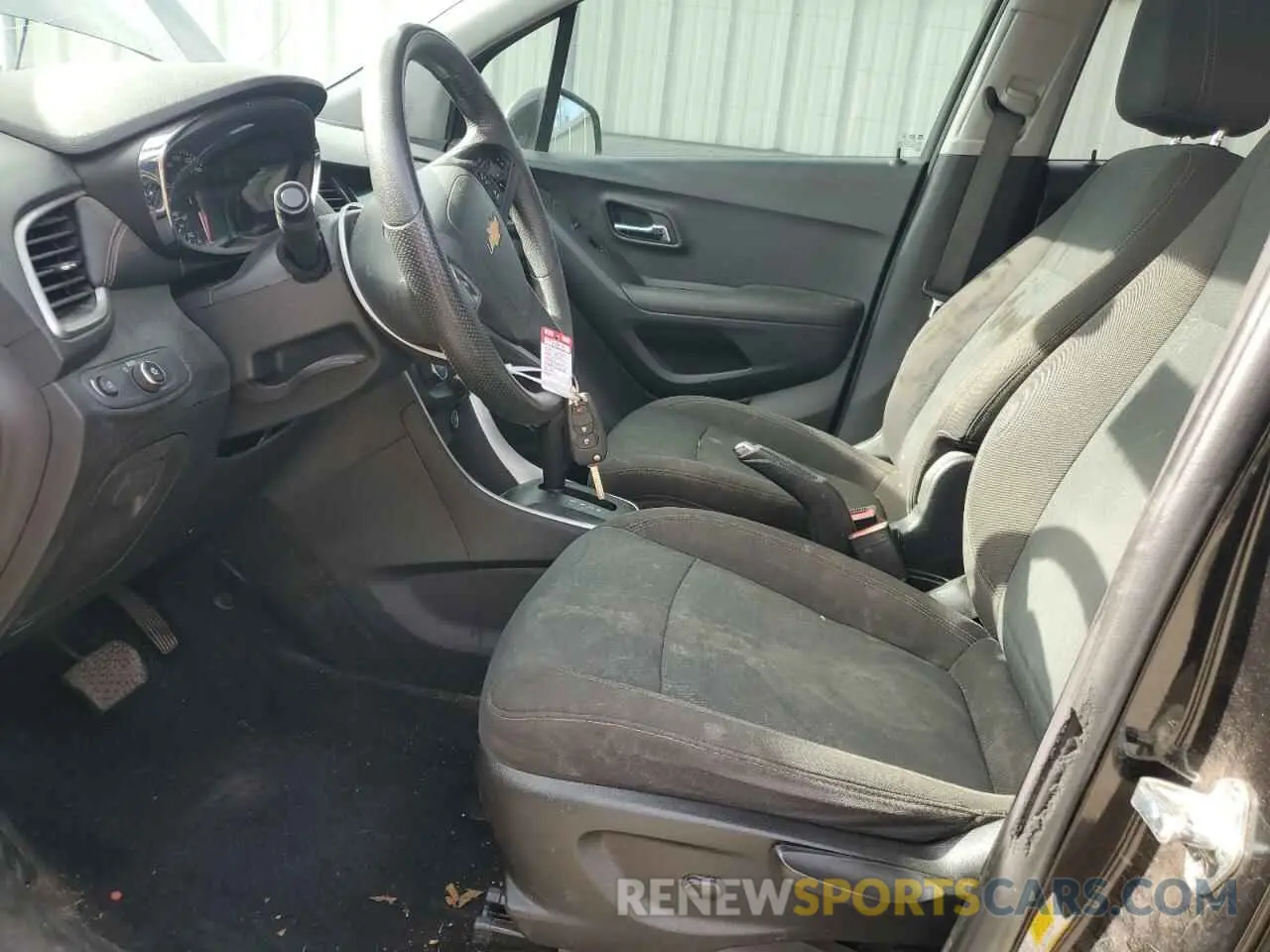 7 Фотография поврежденного автомобиля KL7CJKSB7LB040697 CHEVROLET TRAX 2020