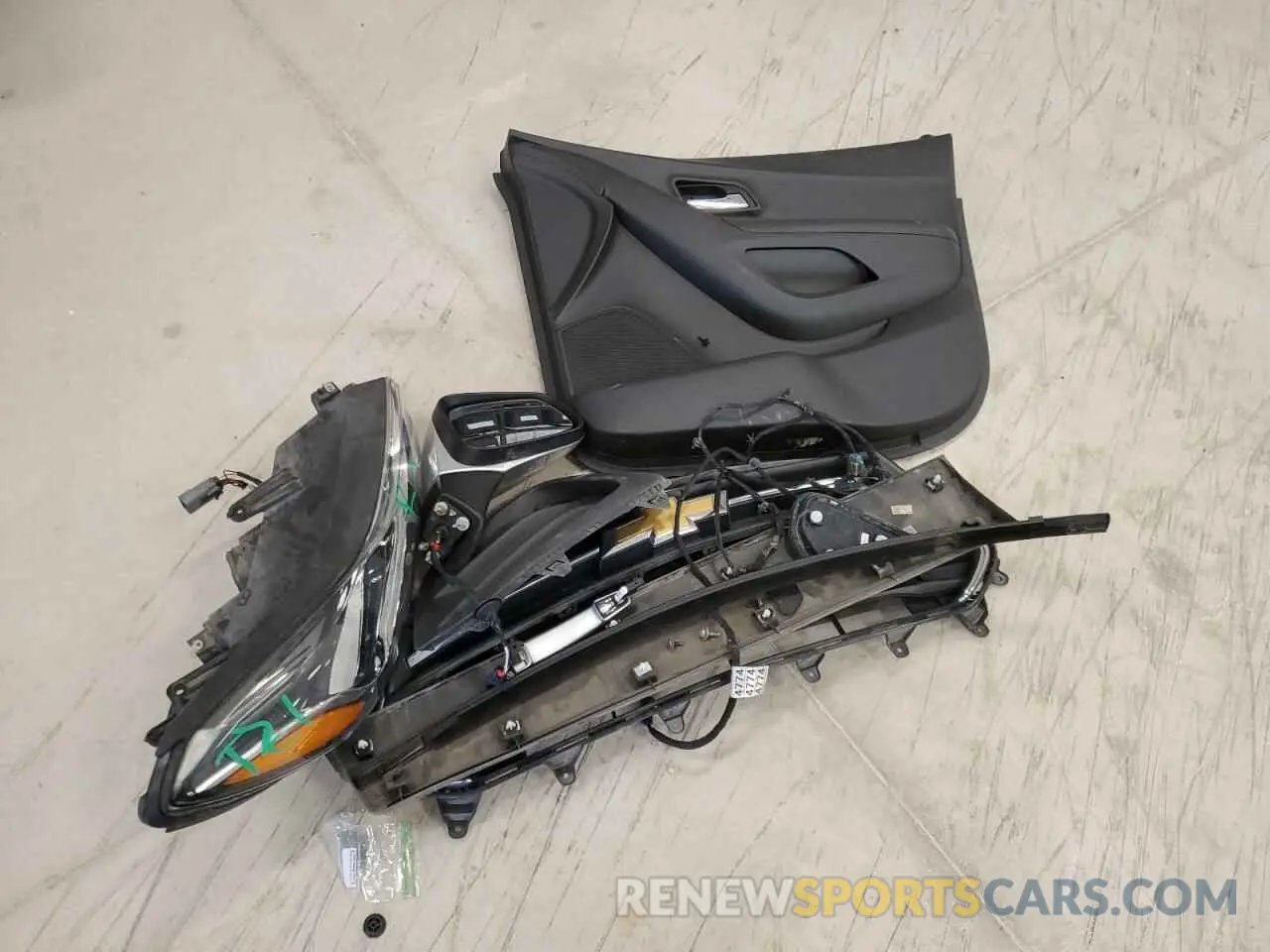 13 Photograph of a damaged car KL7CJKSB7LB317932 CHEVROLET TRAX 2020