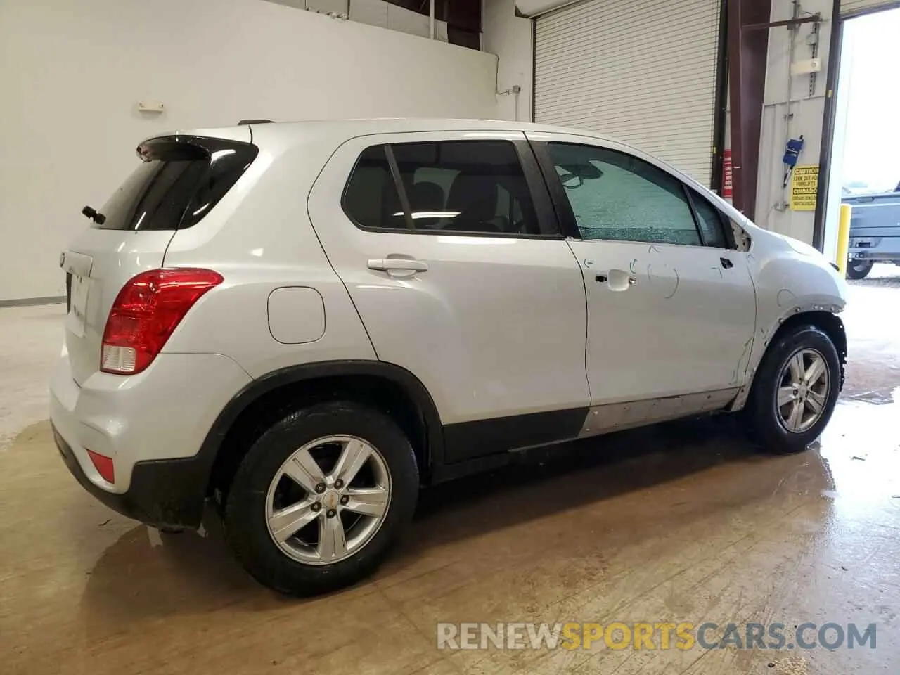 3 Photograph of a damaged car KL7CJKSB7LB317932 CHEVROLET TRAX 2020