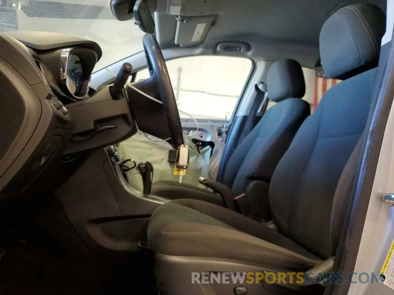 7 Photograph of a damaged car KL7CJKSB7LB317932 CHEVROLET TRAX 2020