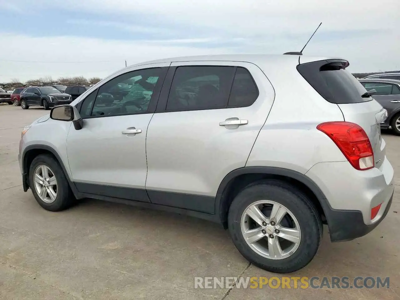 2 Photograph of a damaged car KL7CJKSB7LB326923 CHEVROLET TRAX 2020