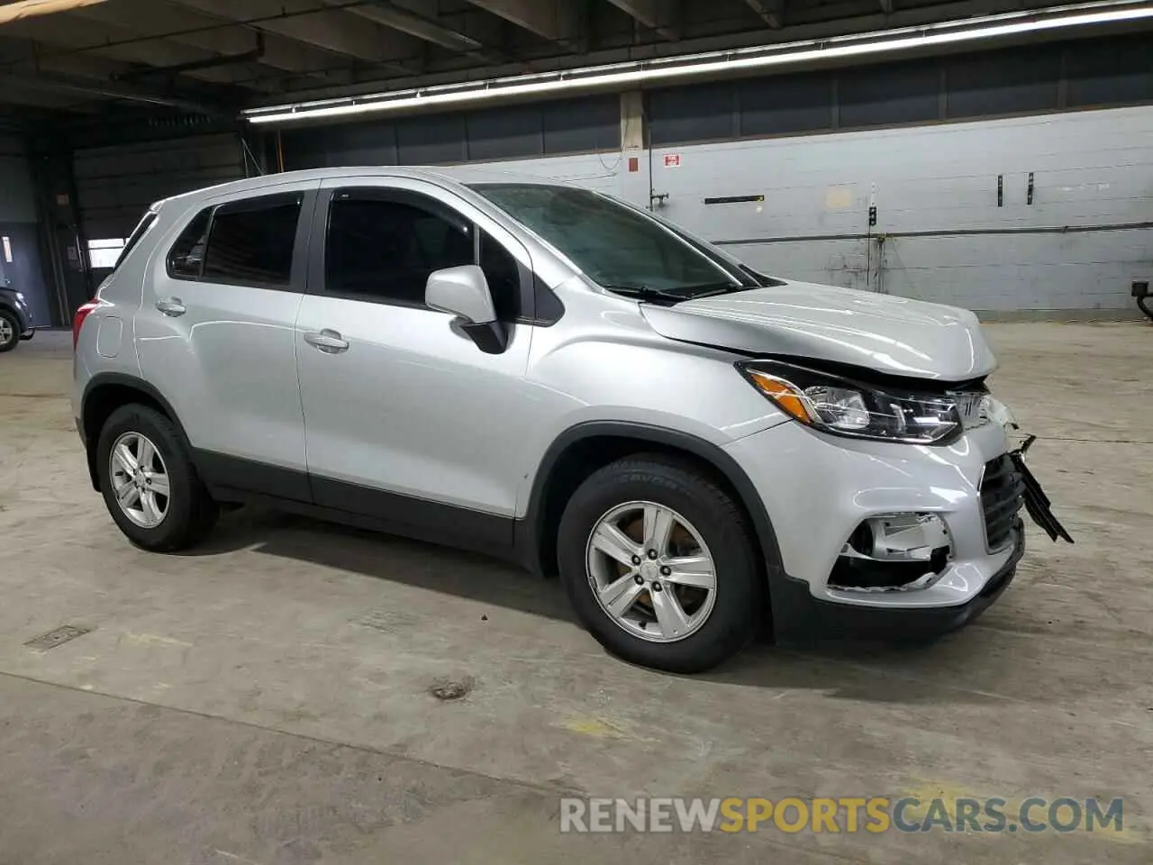 4 Photograph of a damaged car KL7CJKSB7LB327991 CHEVROLET TRAX 2020