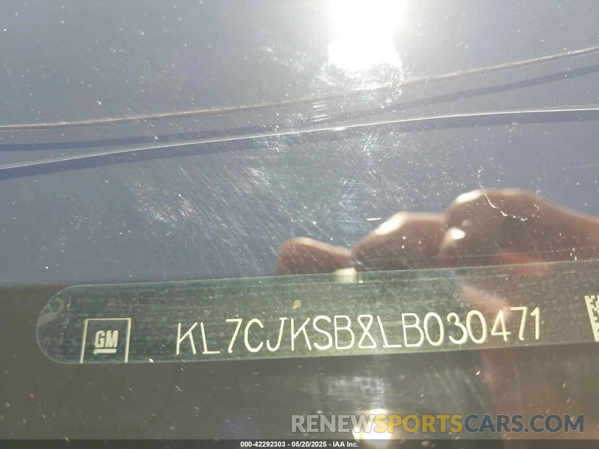 17 Photograph of a damaged car KL7CJKSB8LB030471 CHEVROLET TRAX 2020