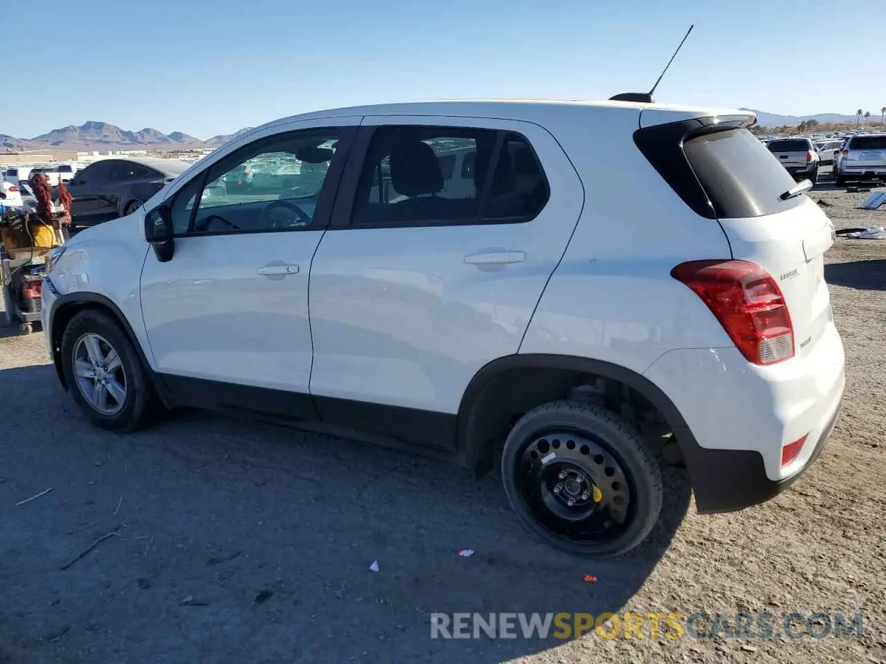 2 Photograph of a damaged car KL7CJKSB8LB045469 CHEVROLET TRAX 2020