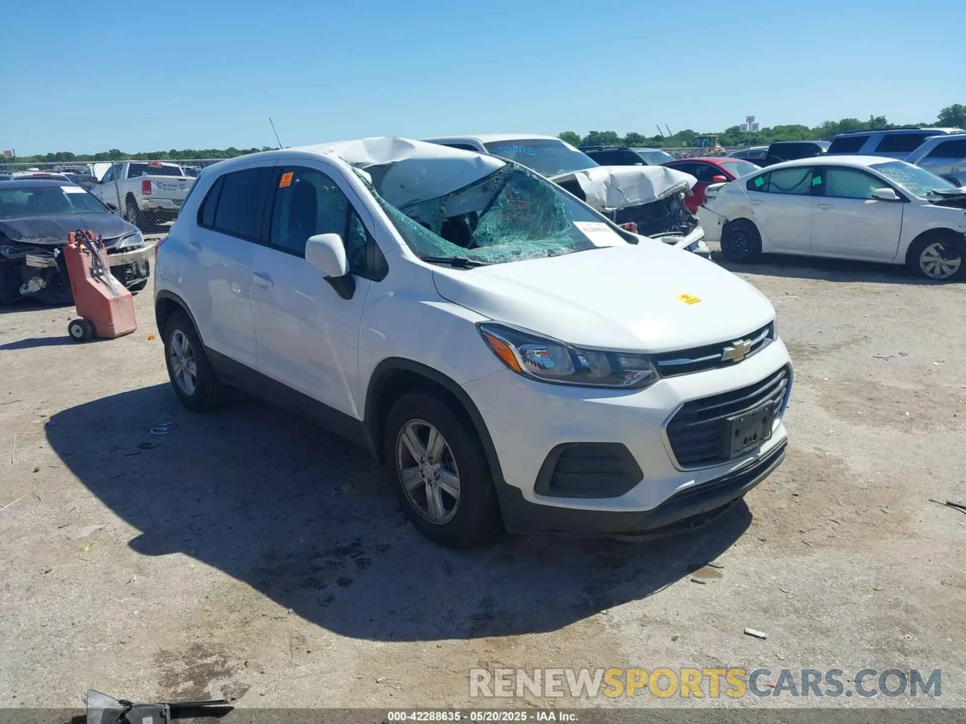 1 Photograph of a damaged car KL7CJKSB8LB052146 CHEVROLET TRAX 2020