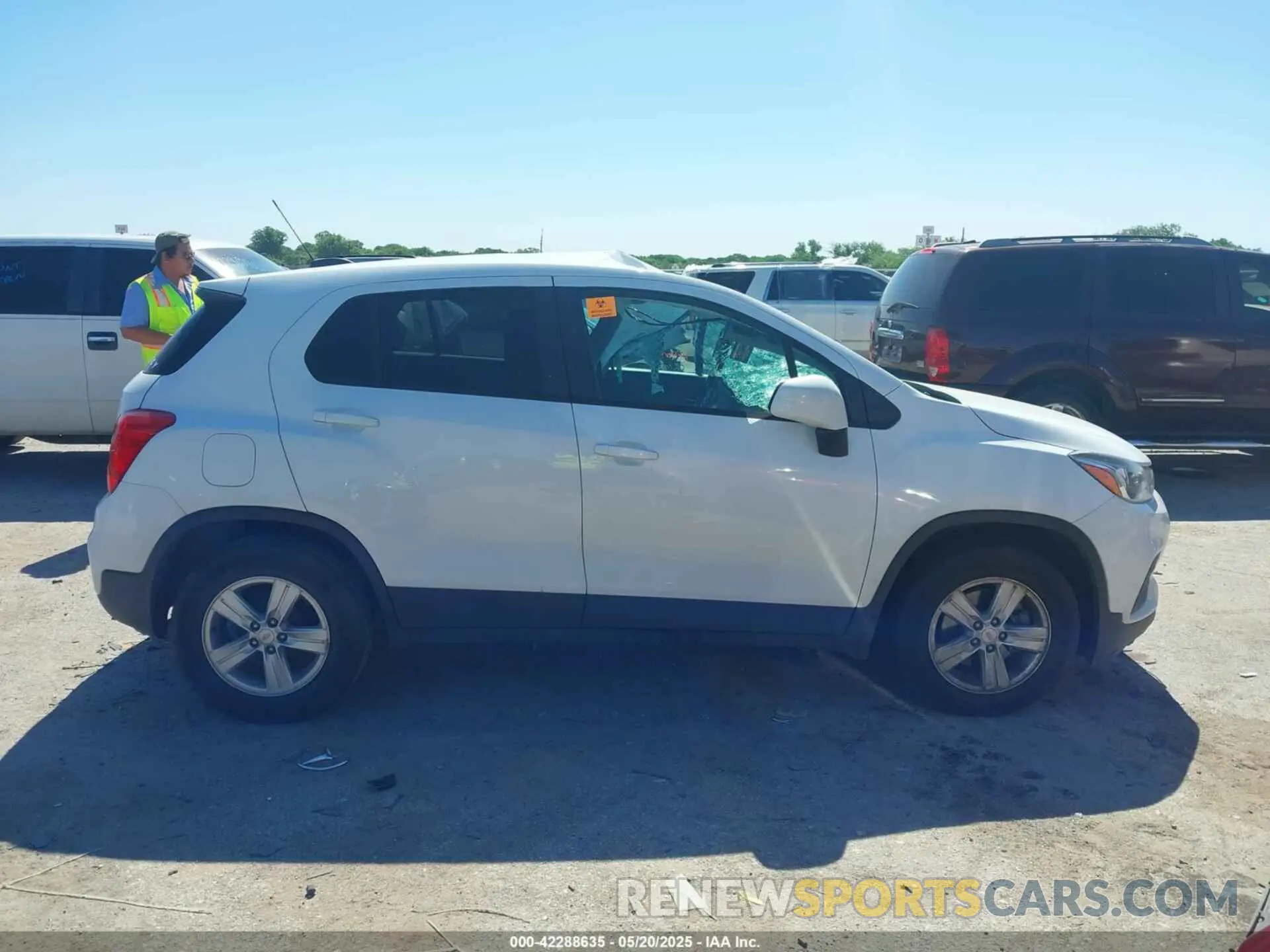 12 Photograph of a damaged car KL7CJKSB8LB052146 CHEVROLET TRAX 2020