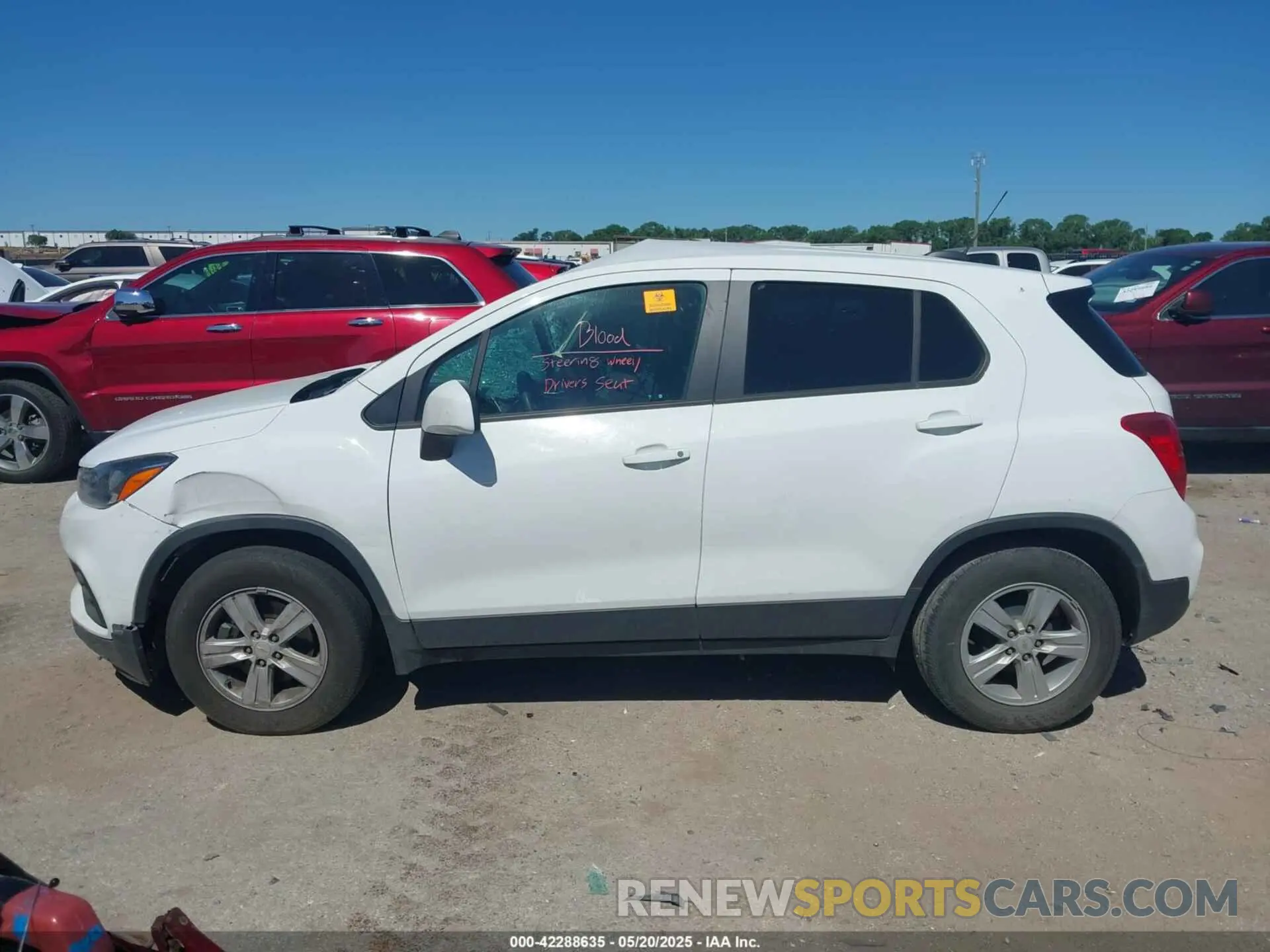 13 Photograph of a damaged car KL7CJKSB8LB052146 CHEVROLET TRAX 2020