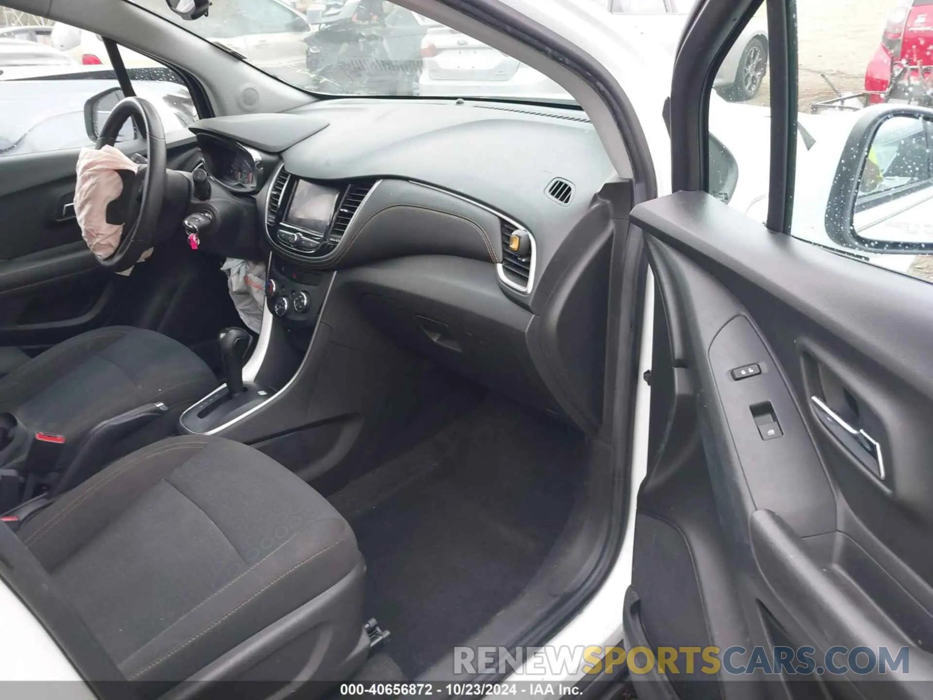 5 Photograph of a damaged car KL7CJKSB8LB074986 CHEVROLET TRAX 2020