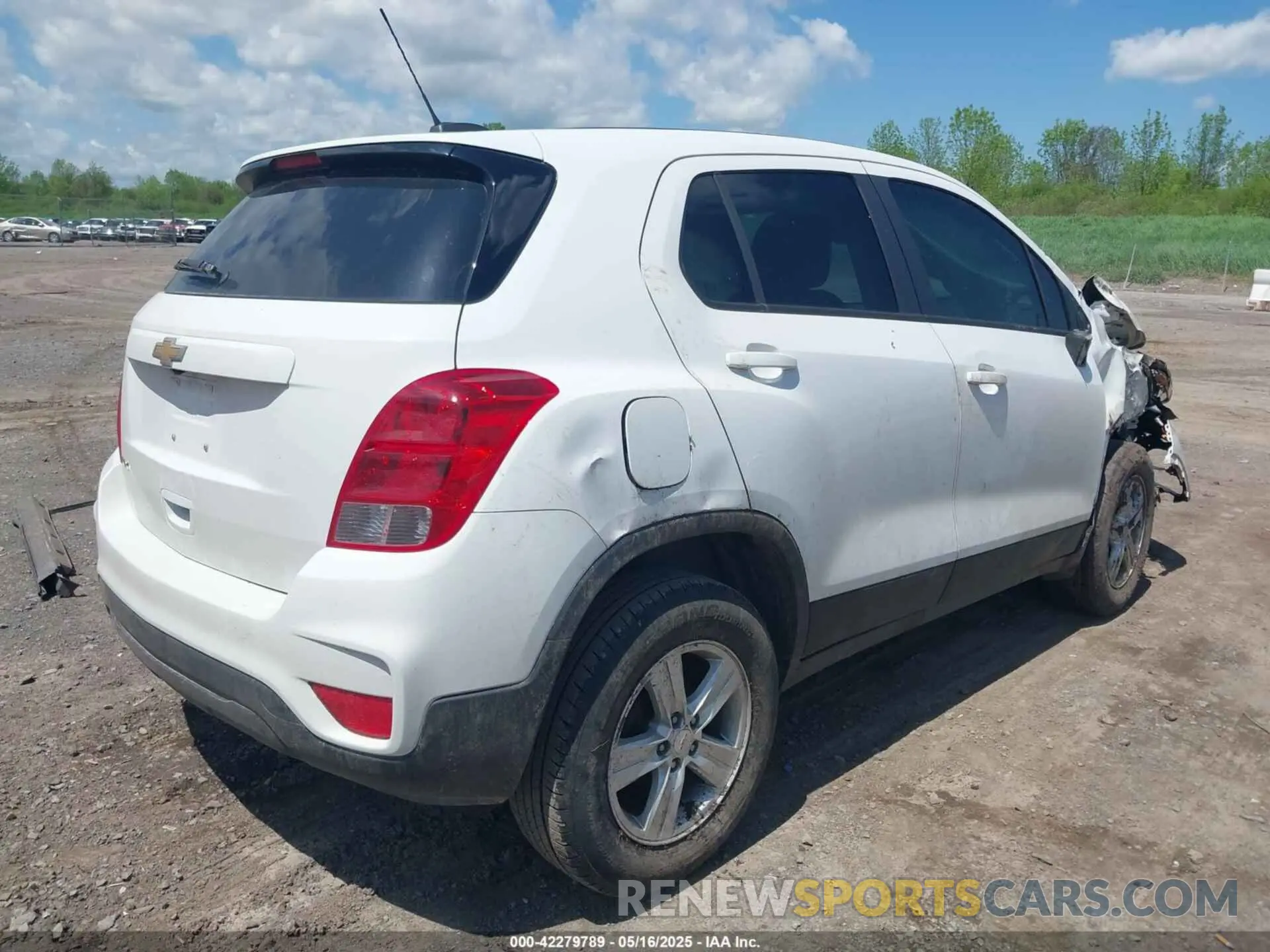 4 Фотография поврежденного автомобиля KL7CJKSB9LB051684 CHEVROLET TRAX 2020