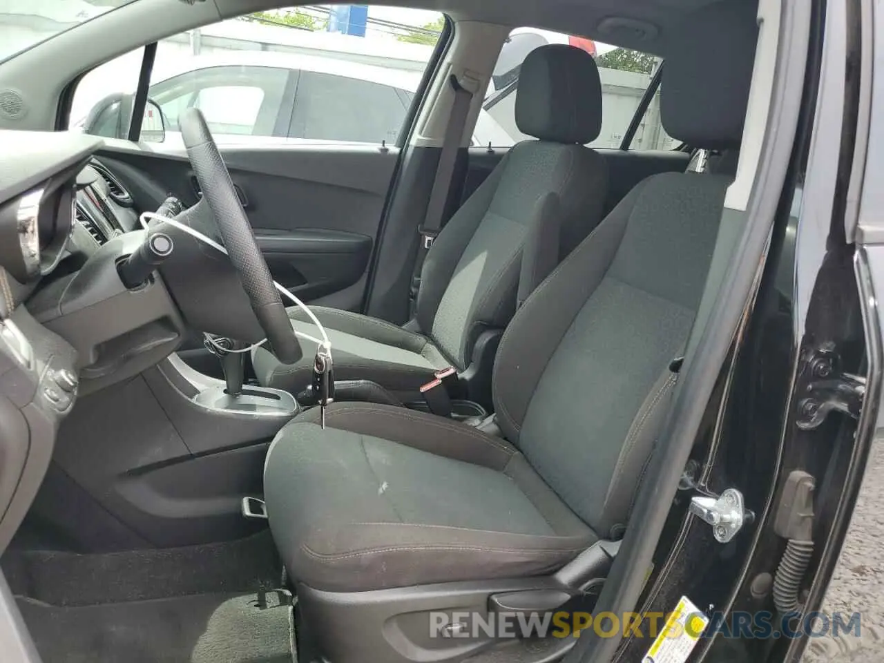 7 Photograph of a damaged car KL7CJKSB9LB090985 CHEVROLET TRAX 2020