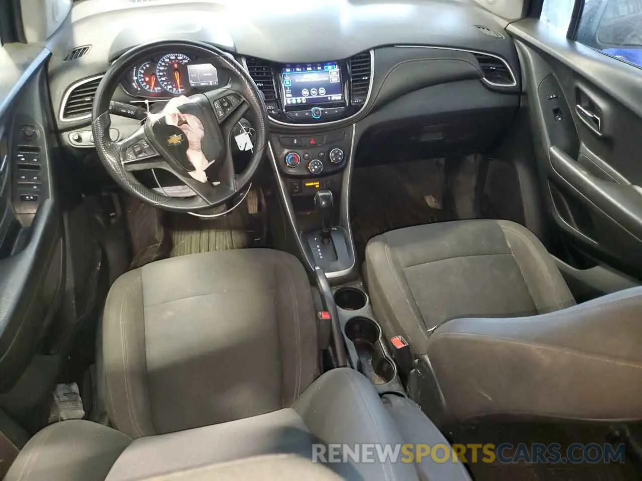 8 Photograph of a damaged car KL7CJKSB9LB344808 CHEVROLET TRAX 2020