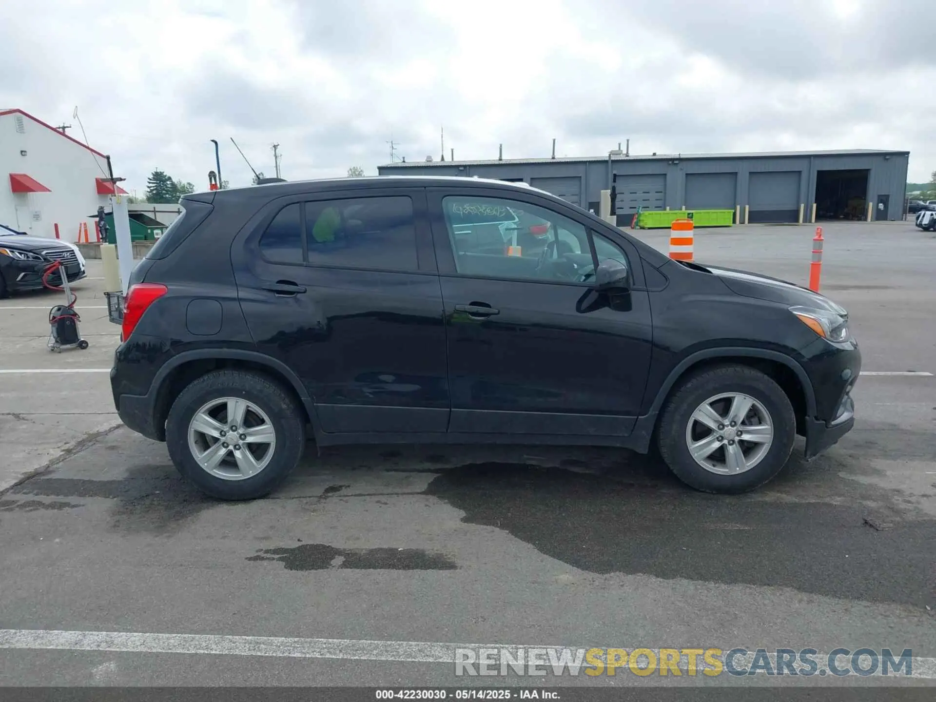 14 Photograph of a damaged car KL7CJKSBXLB020458 CHEVROLET TRAX 2020