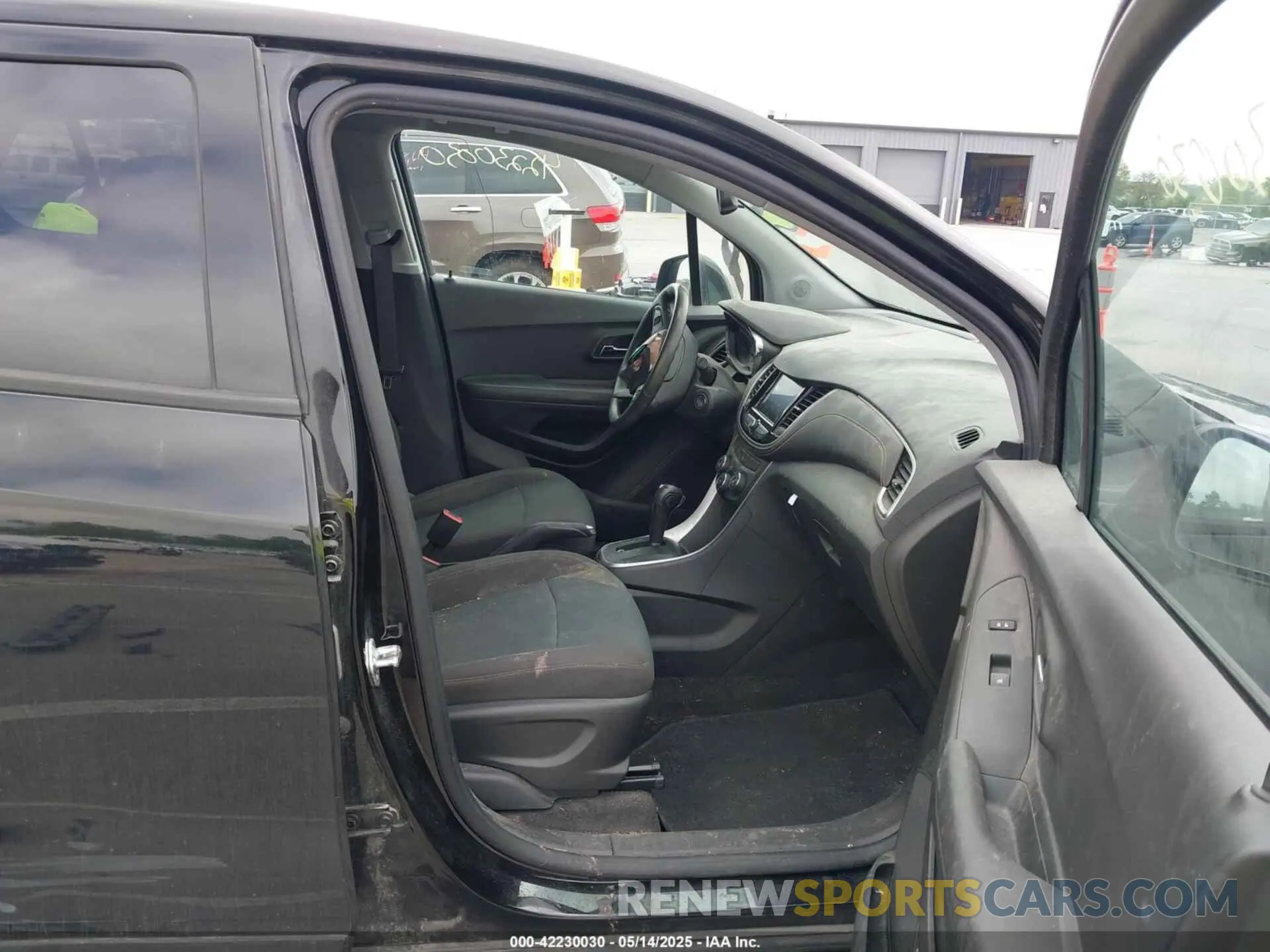 5 Photograph of a damaged car KL7CJKSBXLB020458 CHEVROLET TRAX 2020