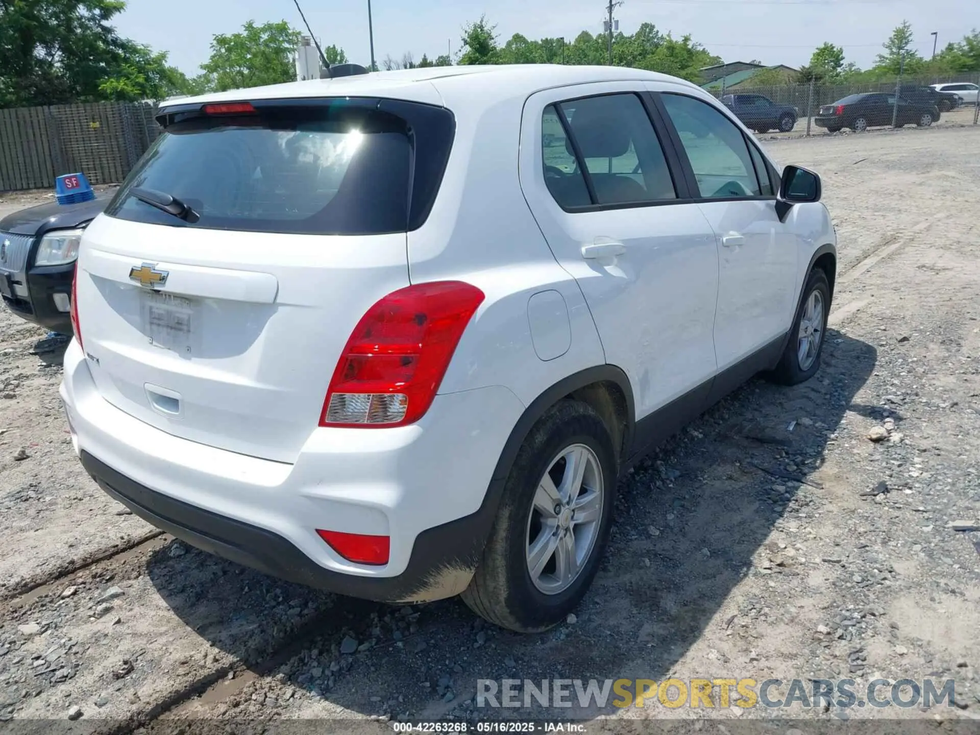 4 Photograph of a damaged car KL7CJKSBXLB064525 CHEVROLET TRAX 2020