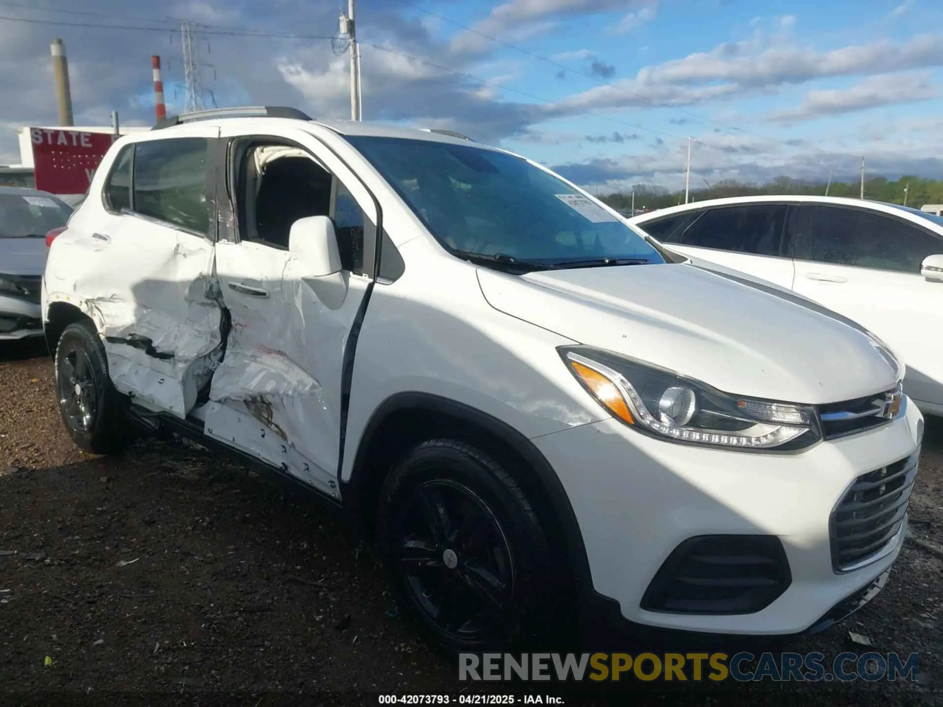 1 Photograph of a damaged car KL7CJLSB0LB083963 CHEVROLET TRAX 2020