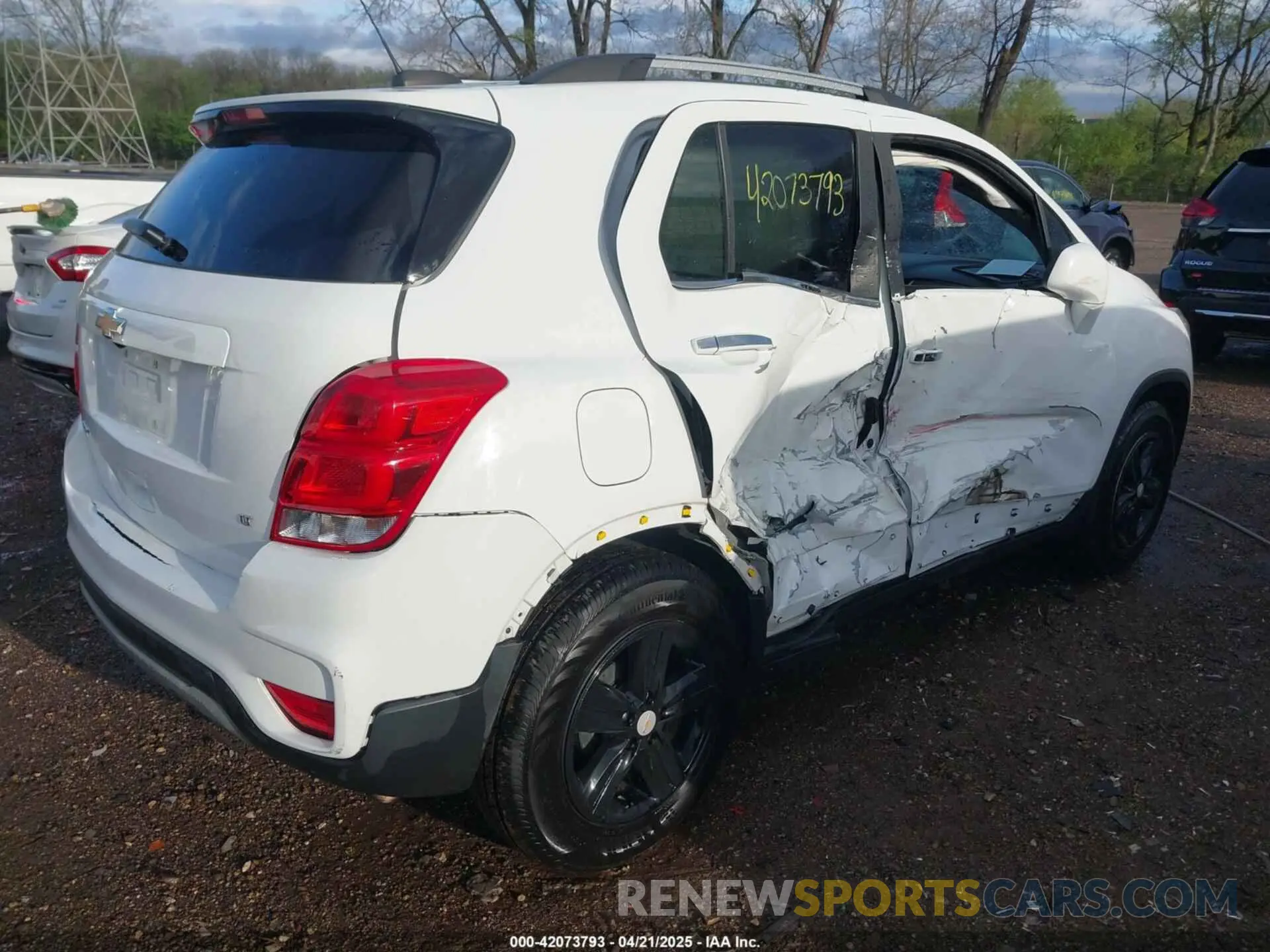4 Photograph of a damaged car KL7CJLSB0LB083963 CHEVROLET TRAX 2020