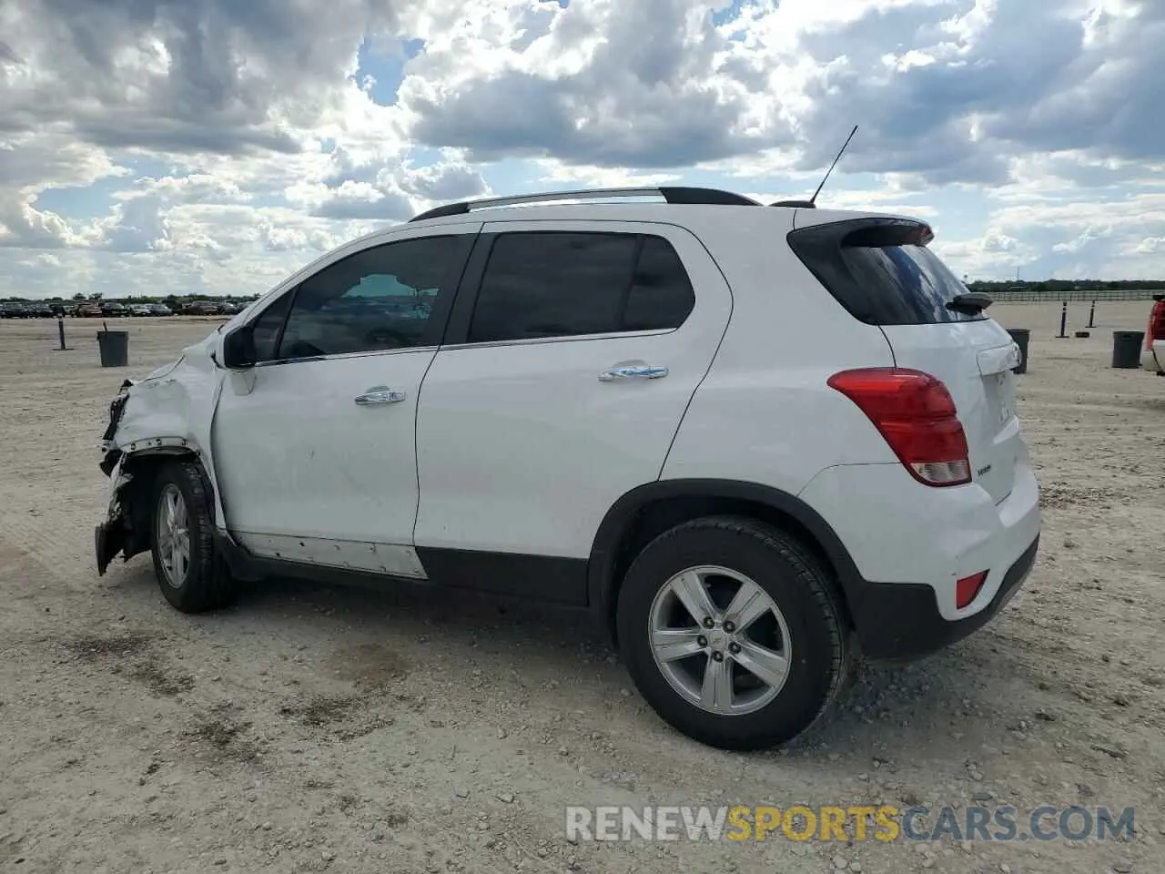 2 Фотография поврежденного автомобиля KL7CJLSB1LB043942 CHEVROLET TRAX 2020
