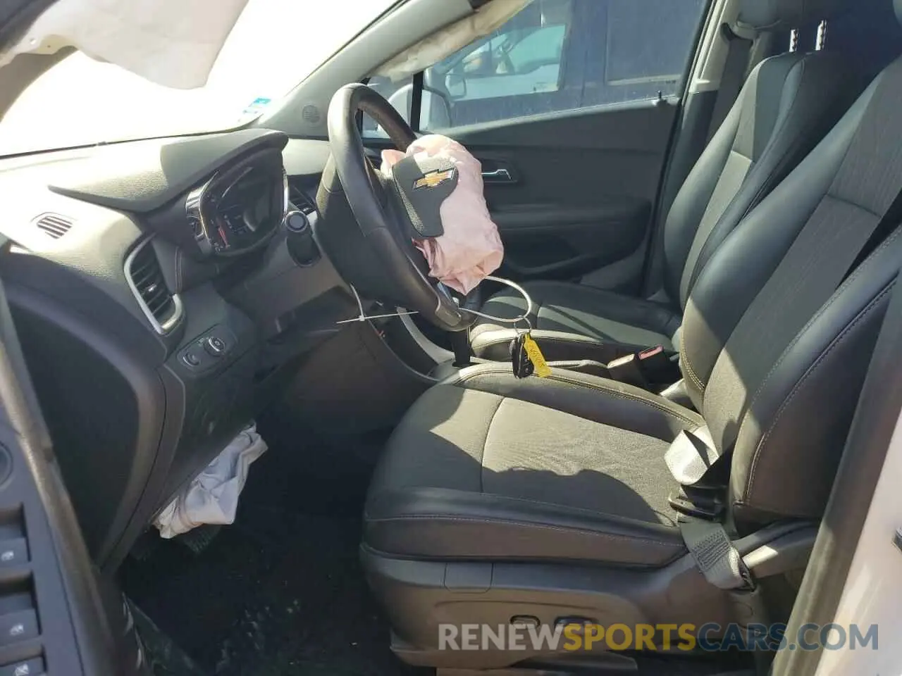 7 Фотография поврежденного автомобиля KL7CJLSB1LB043942 CHEVROLET TRAX 2020