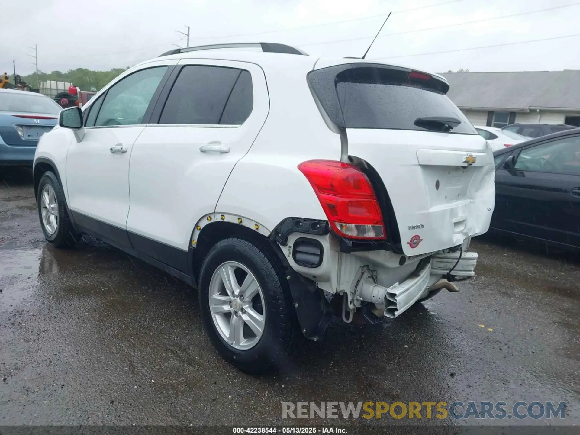 3 Фотография поврежденного автомобиля KL7CJLSB2LB006897 CHEVROLET TRAX 2020