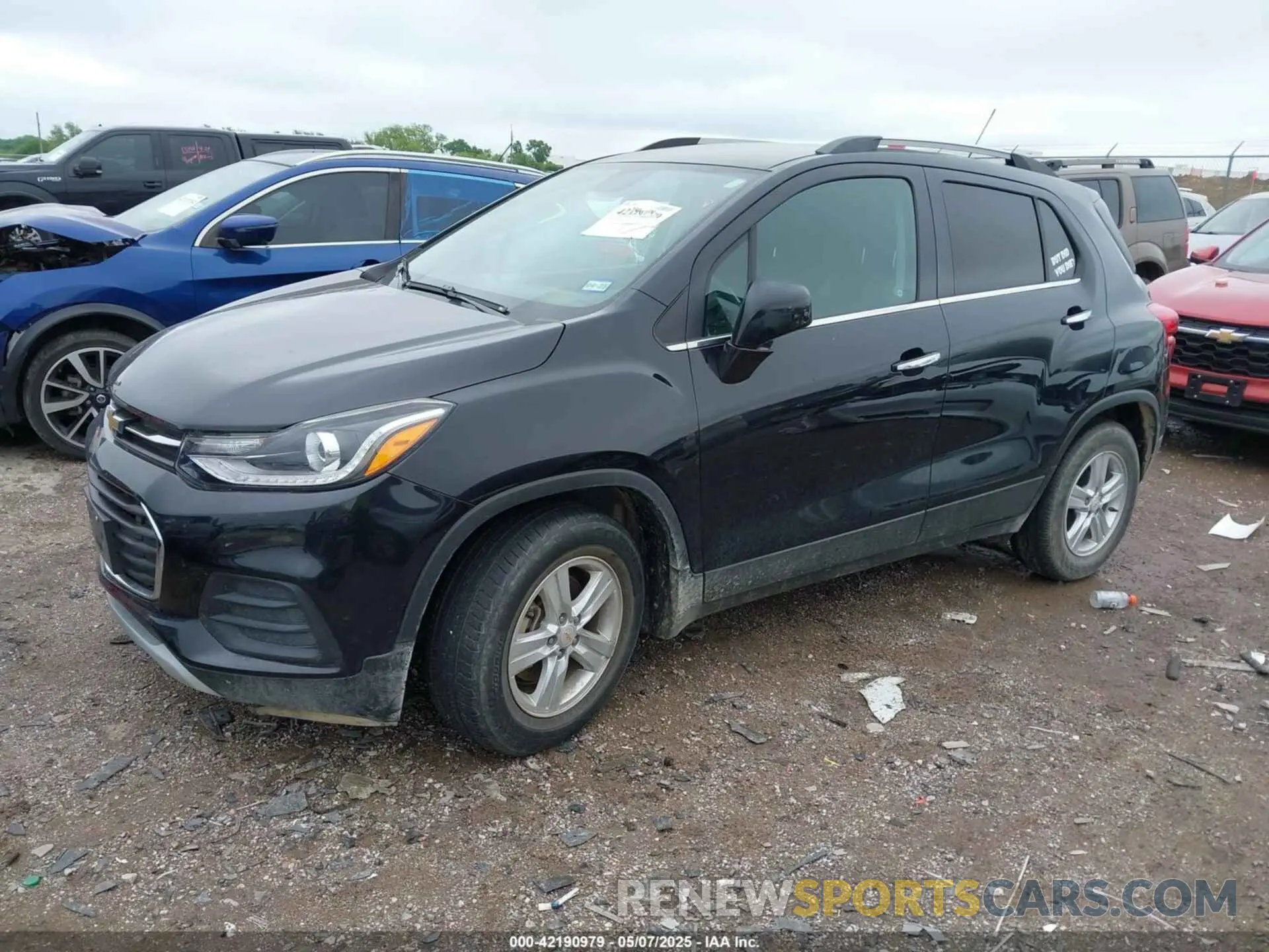 2 Photograph of a damaged car KL7CJLSB2LB015650 CHEVROLET TRAX 2020