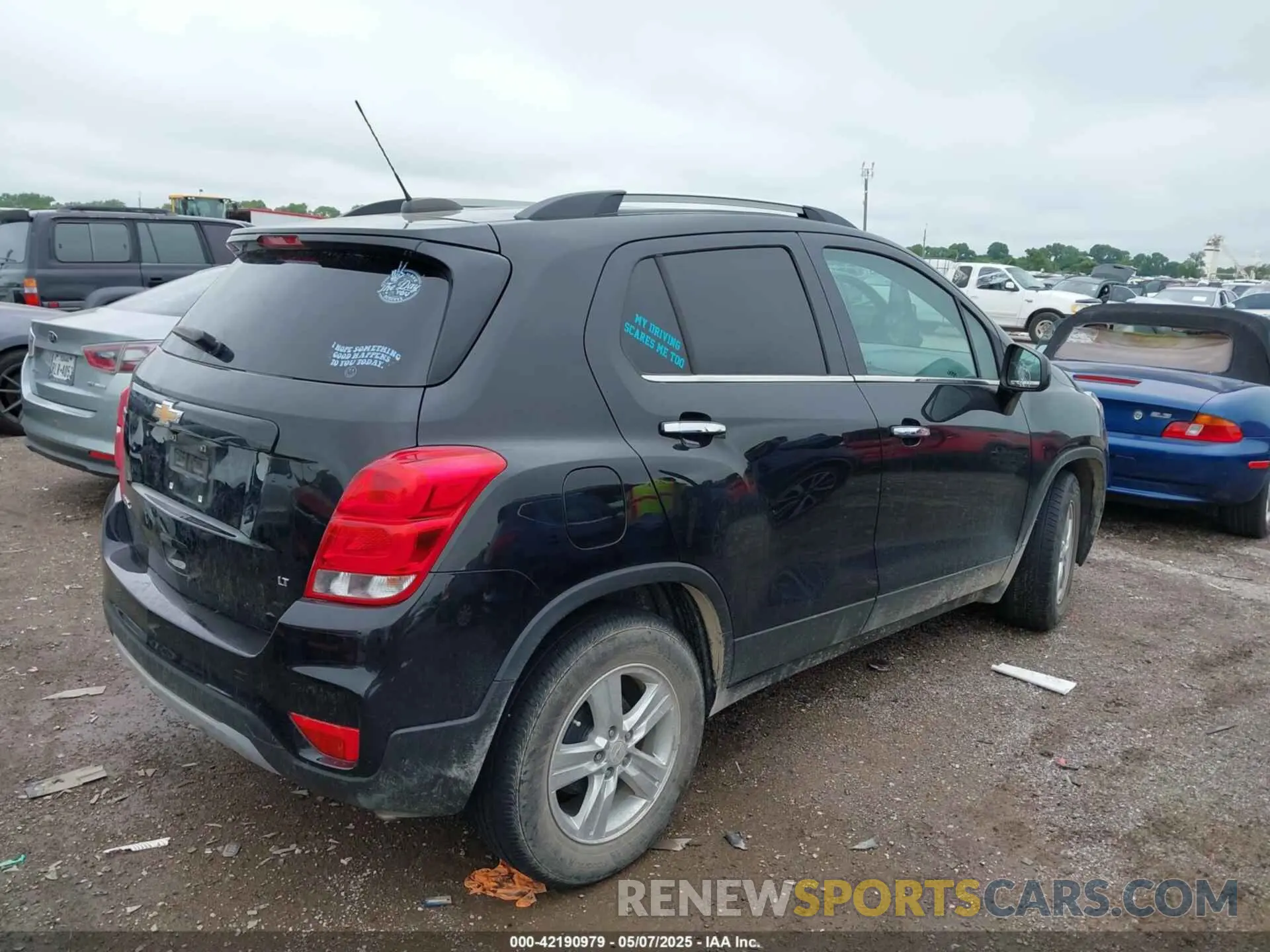 4 Photograph of a damaged car KL7CJLSB2LB015650 CHEVROLET TRAX 2020