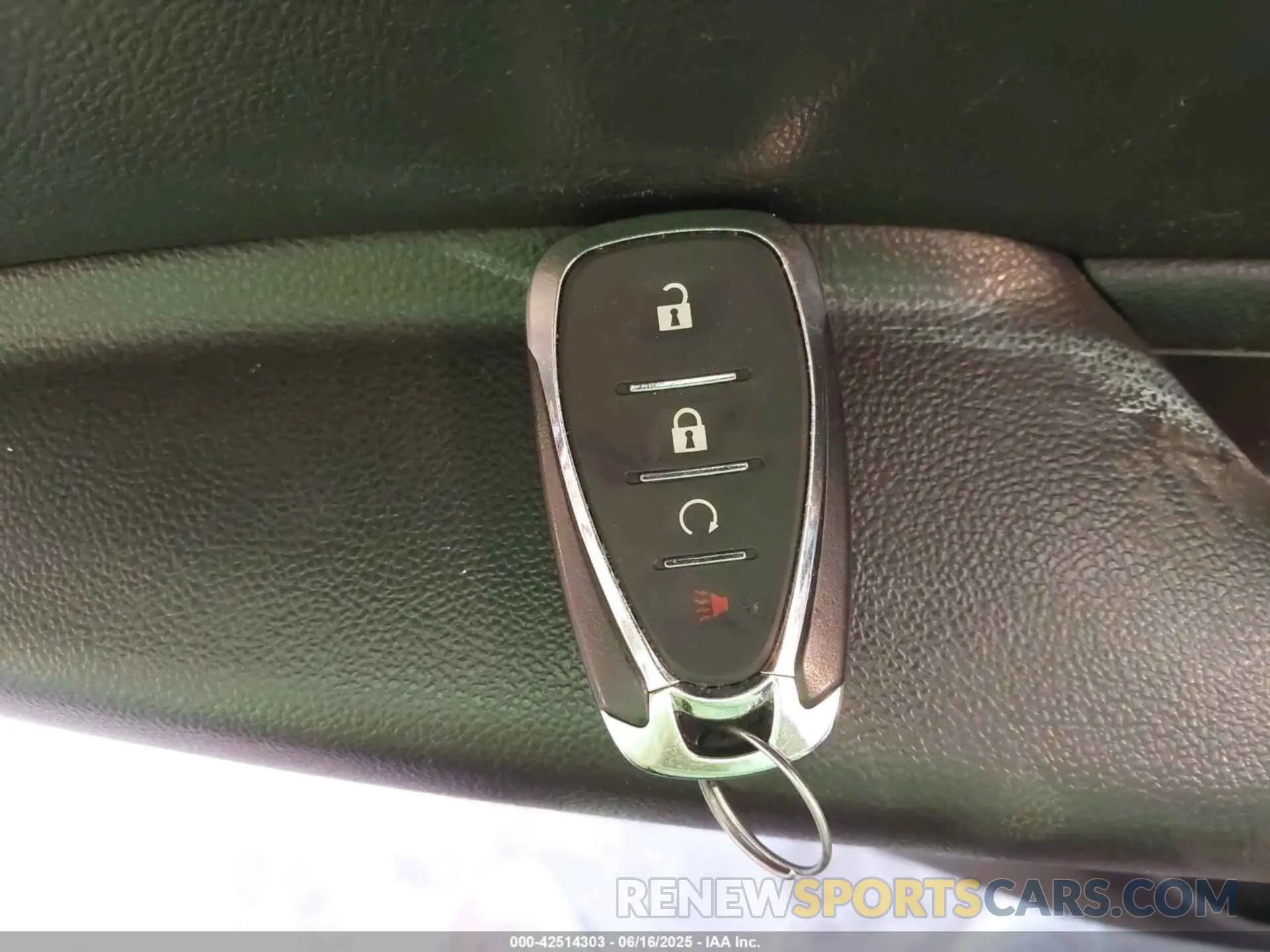 11 Photograph of a damaged car KL7CJLSB3LB027497 CHEVROLET TRAX 2020