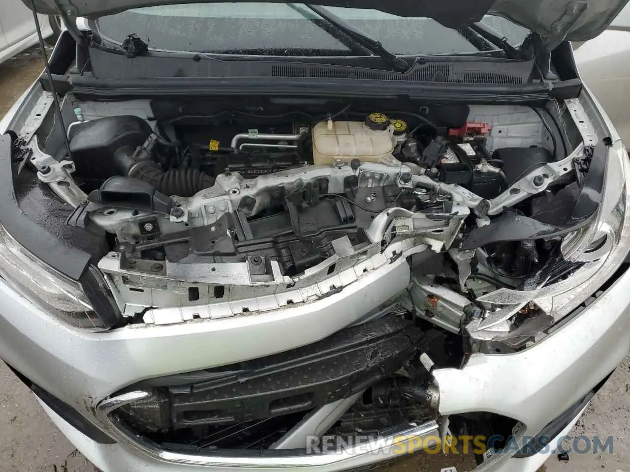 11 Photograph of a damaged car KL7CJLSB4LB001555 CHEVROLET TRAX 2020