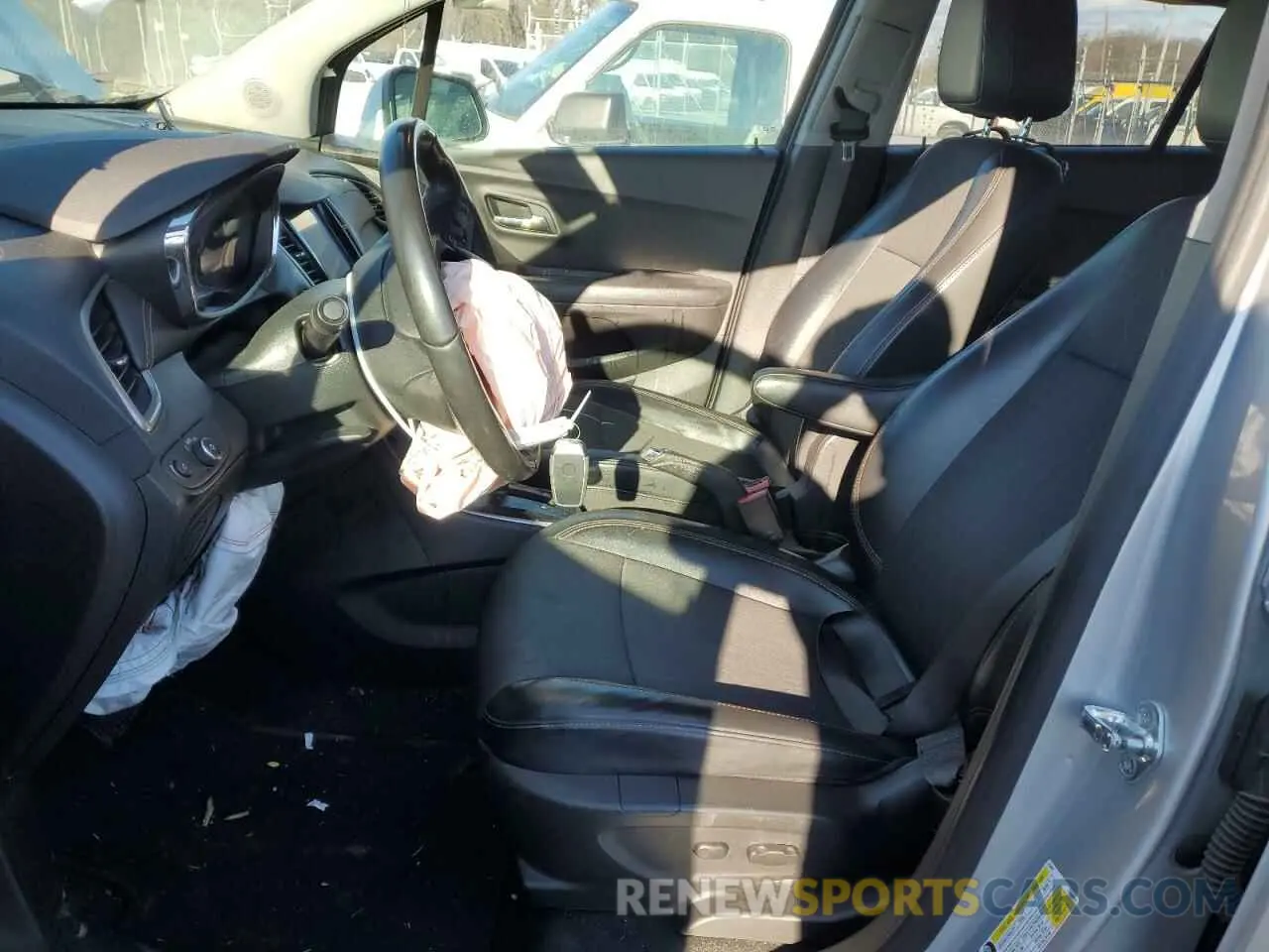 7 Photograph of a damaged car KL7CJLSB4LB001555 CHEVROLET TRAX 2020