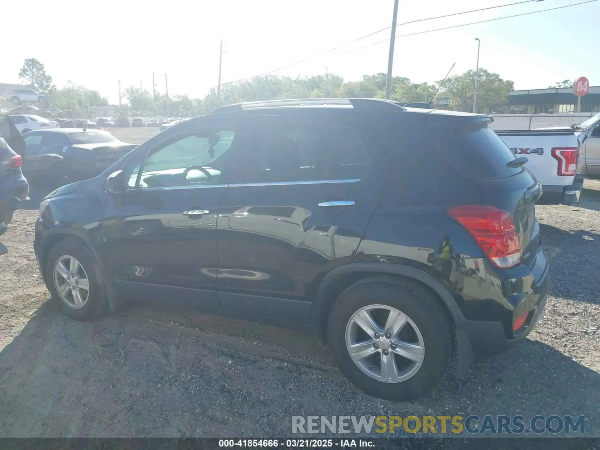 14 Photograph of a damaged car KL7CJLSB4LB011695 CHEVROLET TRAX 2020