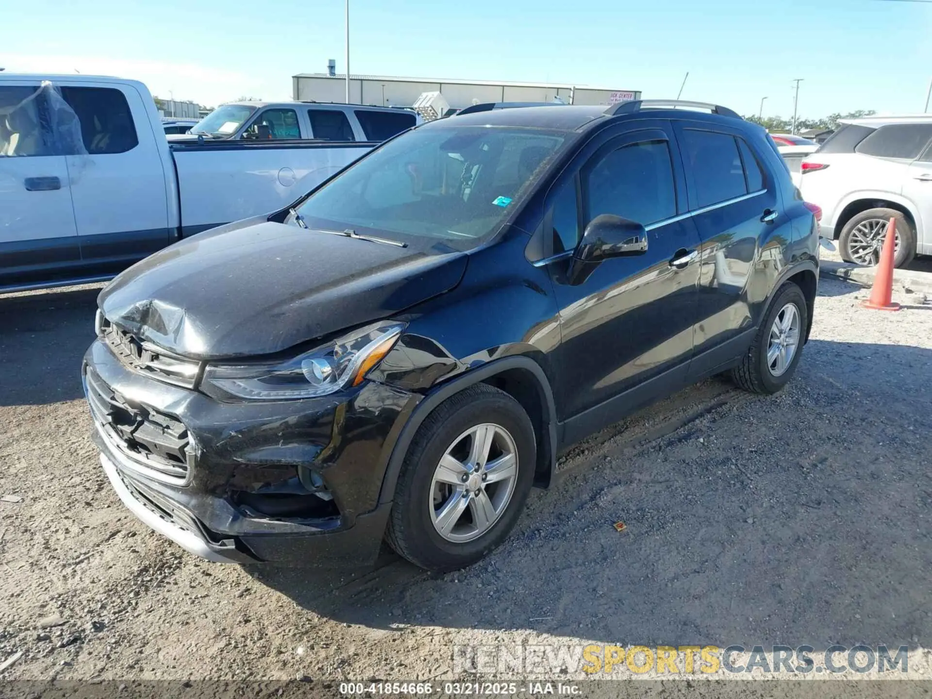 2 Photograph of a damaged car KL7CJLSB4LB011695 CHEVROLET TRAX 2020