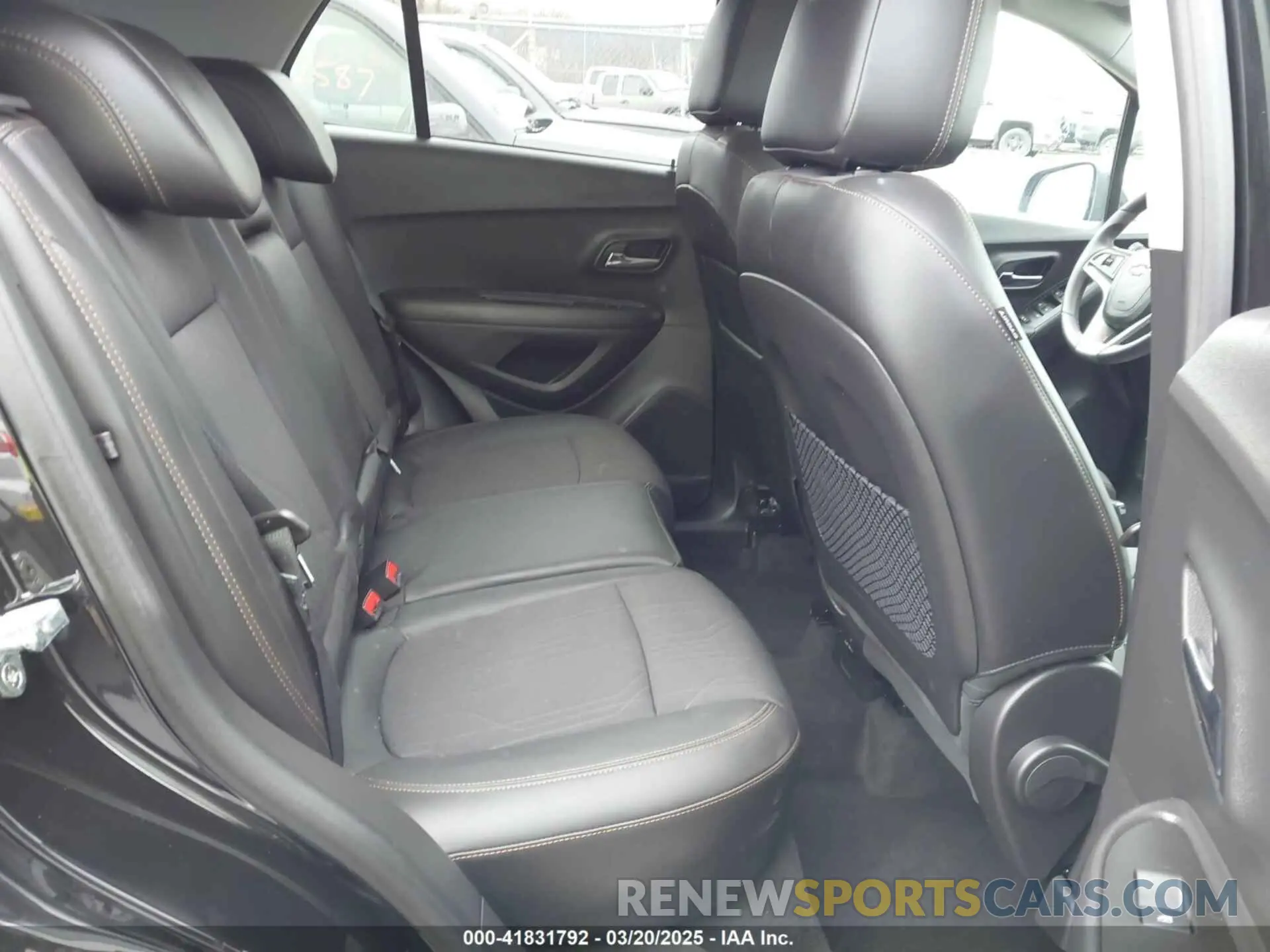 8 Фотография поврежденного автомобиля KL7CJLSB4LB092584 CHEVROLET TRAX 2020