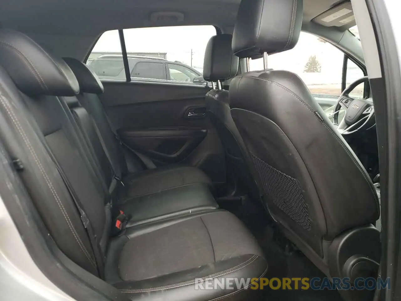 10 Photograph of a damaged car KL7CJLSB5LB018011 CHEVROLET TRAX 2020