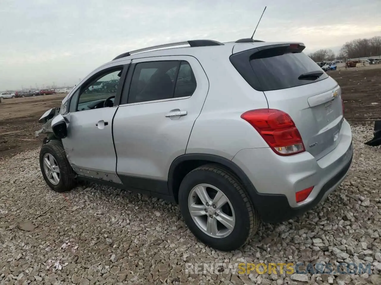 2 Photograph of a damaged car KL7CJLSB5LB018011 CHEVROLET TRAX 2020