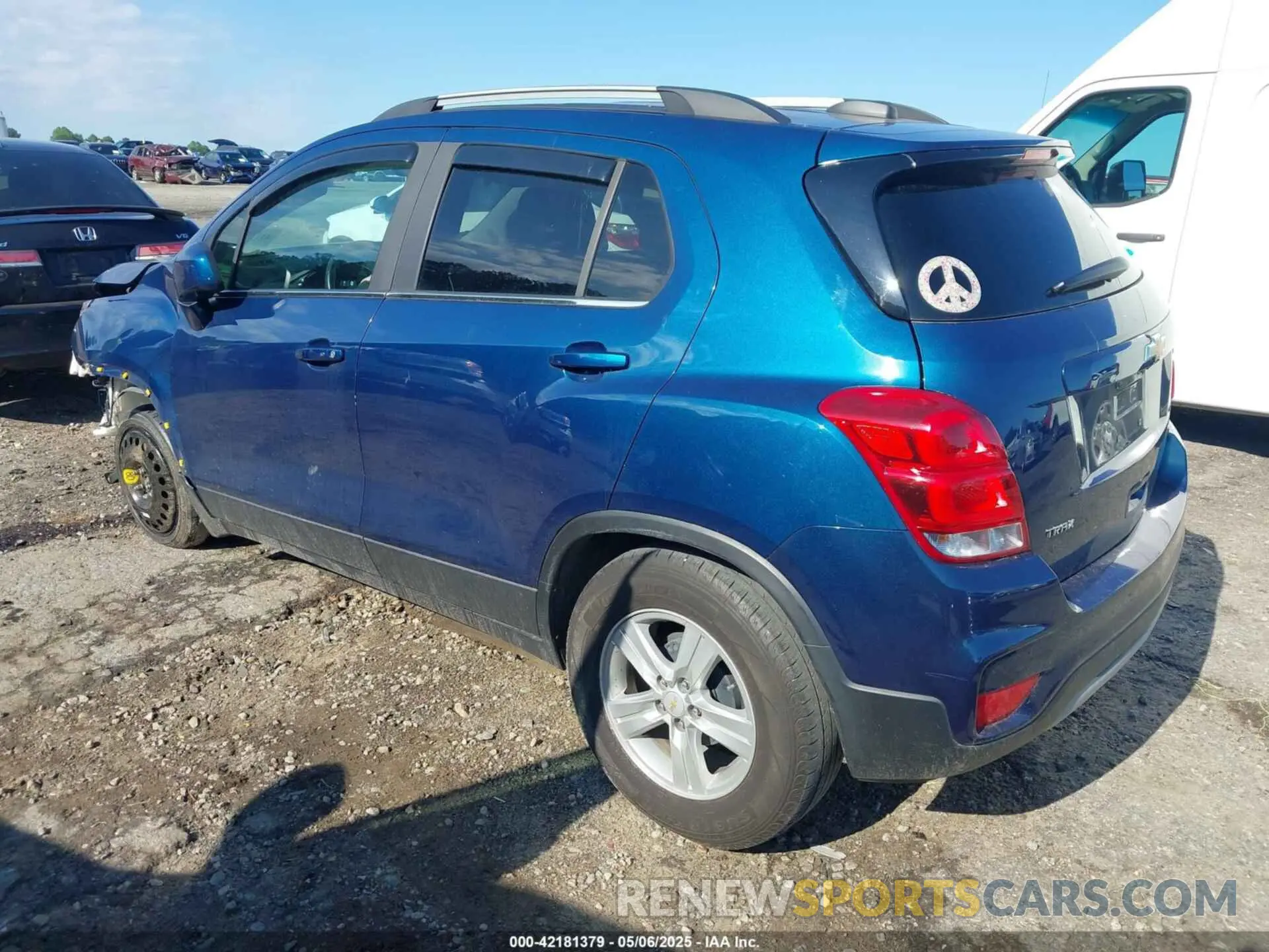 3 Фотография поврежденного автомобиля KL7CJLSB5LB337747 CHEVROLET TRAX 2020