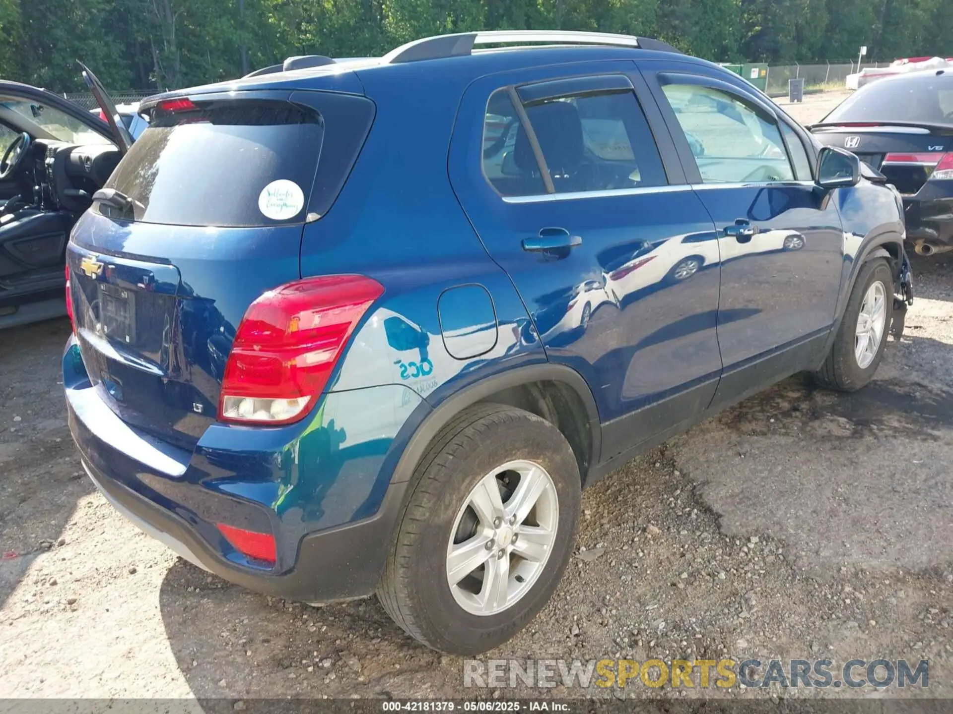 4 Фотография поврежденного автомобиля KL7CJLSB5LB337747 CHEVROLET TRAX 2020