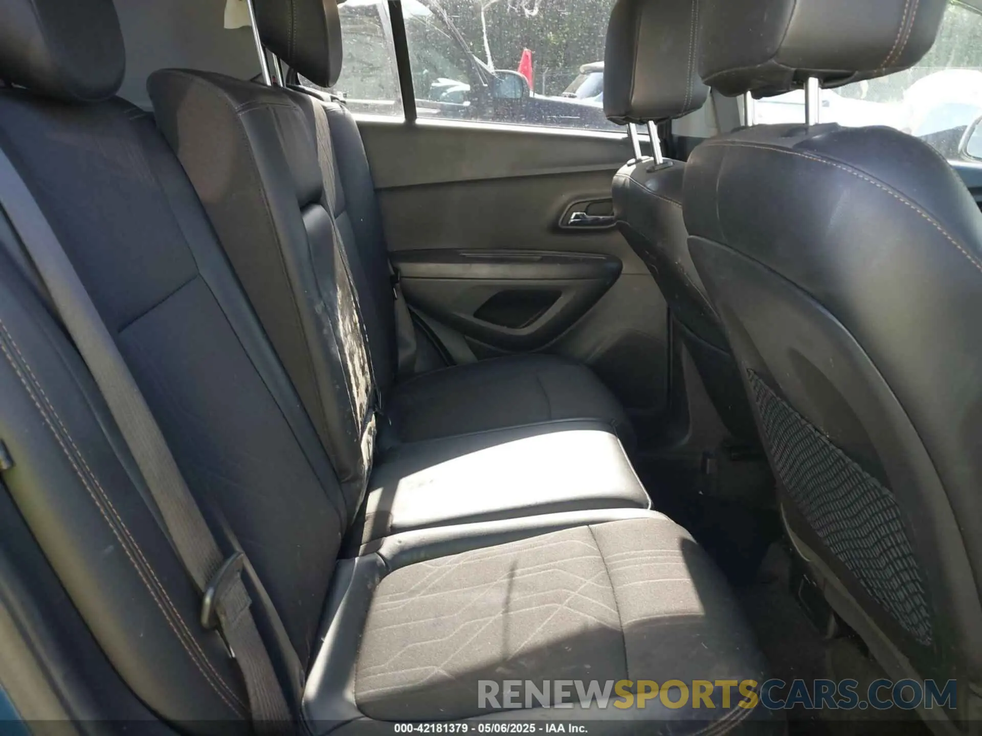 8 Фотография поврежденного автомобиля KL7CJLSB5LB337747 CHEVROLET TRAX 2020
