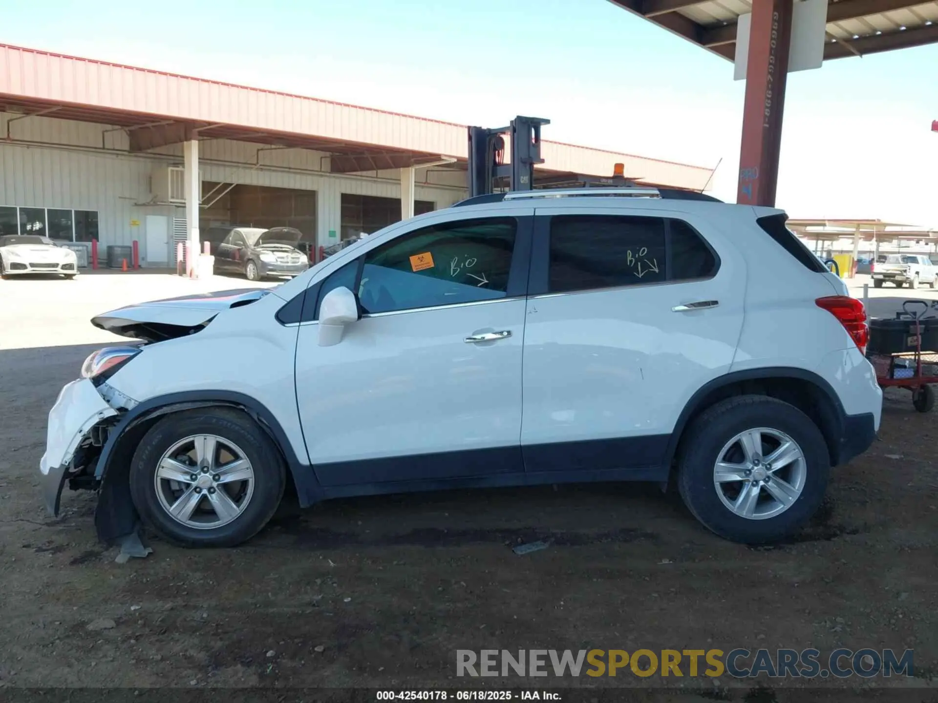 13 Photograph of a damaged car KL7CJLSB6LB008877 CHEVROLET TRAX 2020