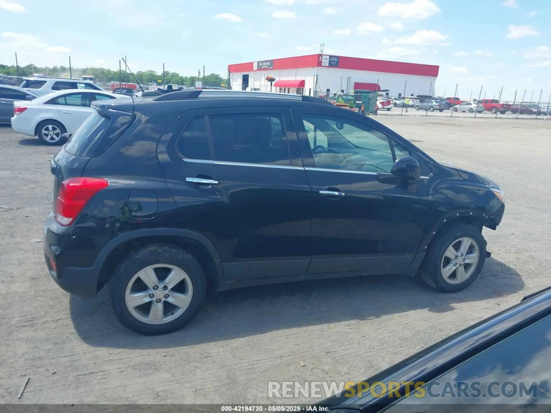 13 Фотография поврежденного автомобиля KL7CJLSB6LB014470 CHEVROLET TRAX 2020