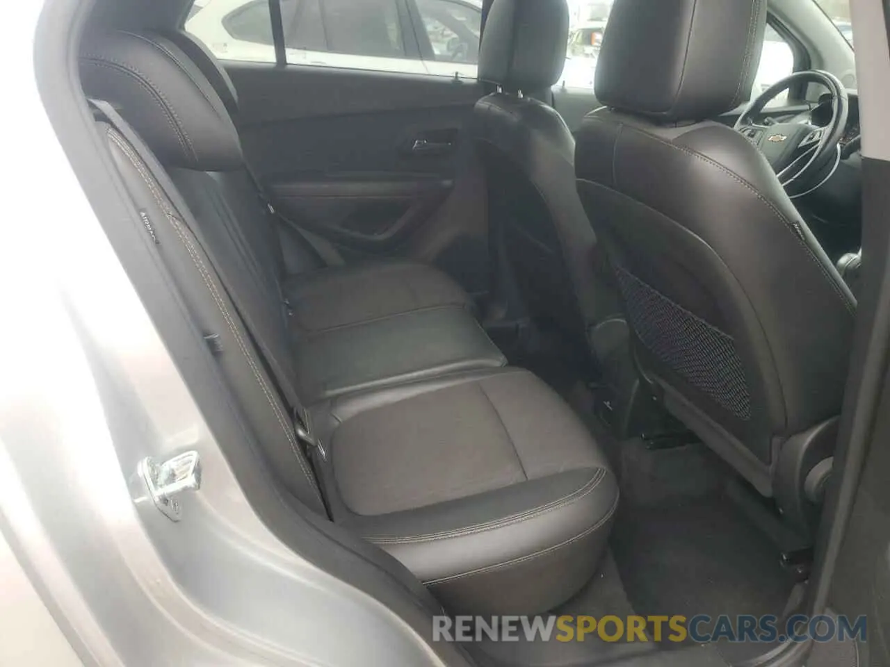 11 Photograph of a damaged car KL7CJLSB6LB025307 CHEVROLET TRAX 2020