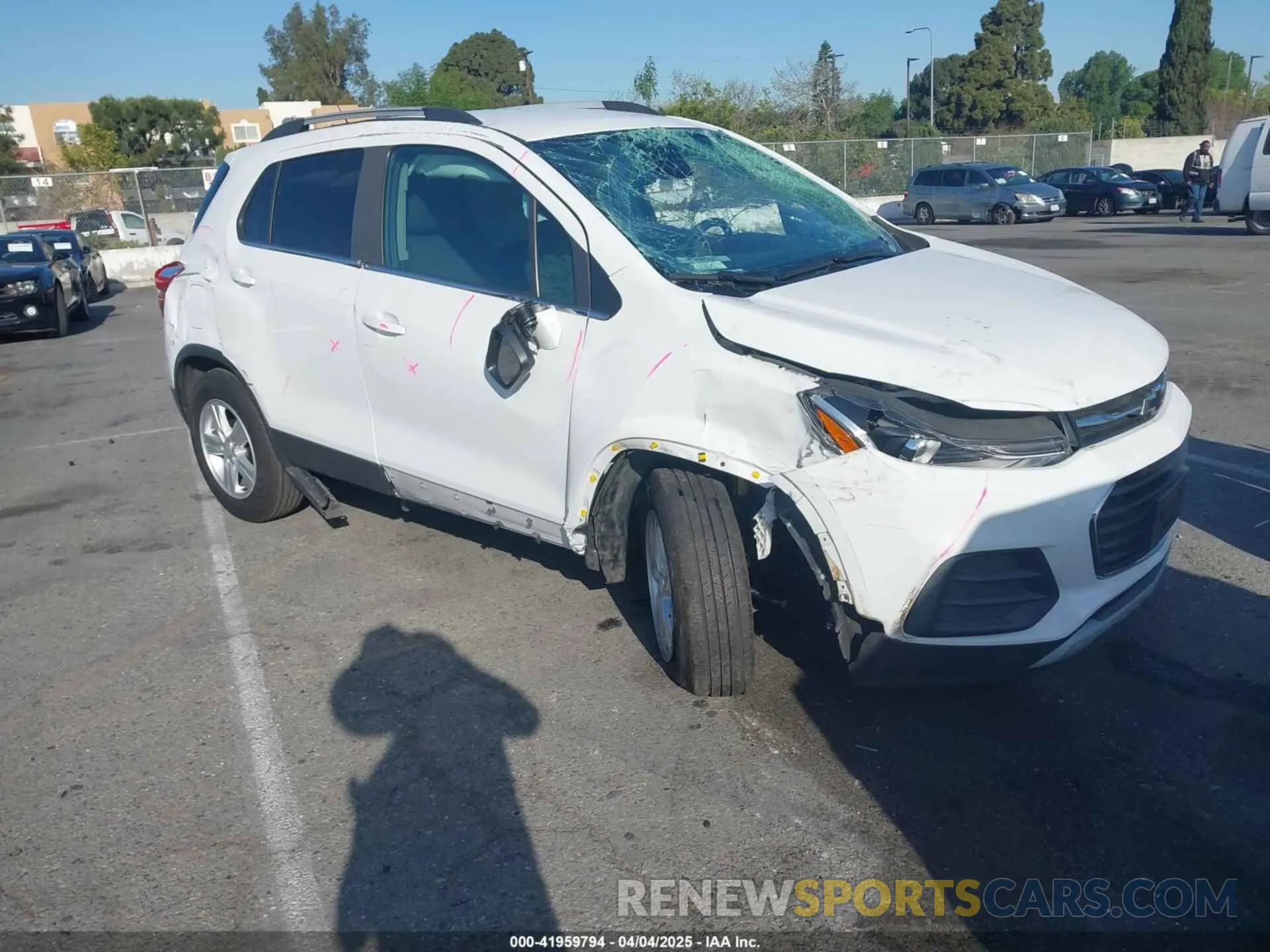 1 Photograph of a damaged car KL7CJLSB6LB325915 CHEVROLET TRAX 2020